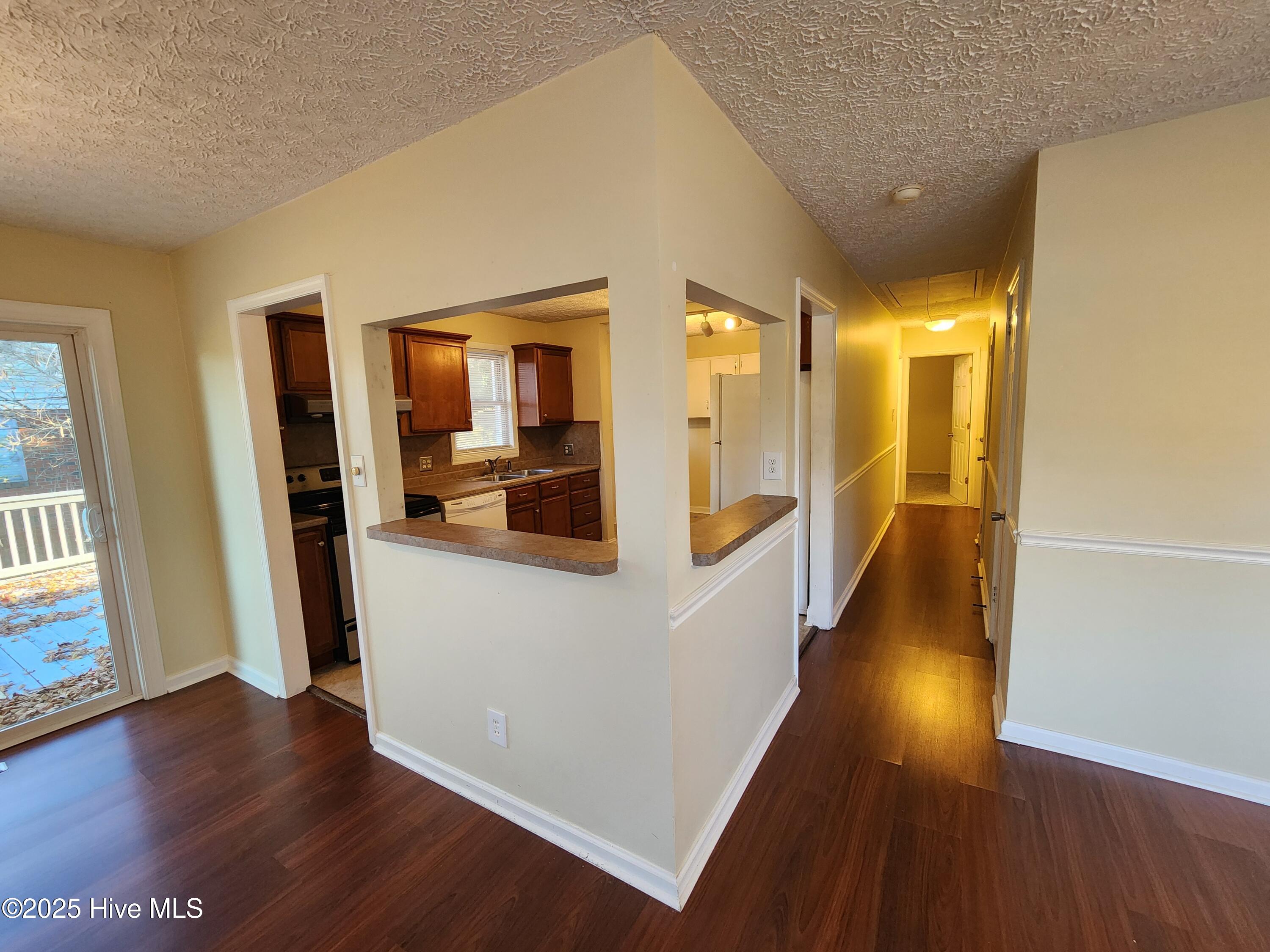 395 Maple Street Property Photo 5