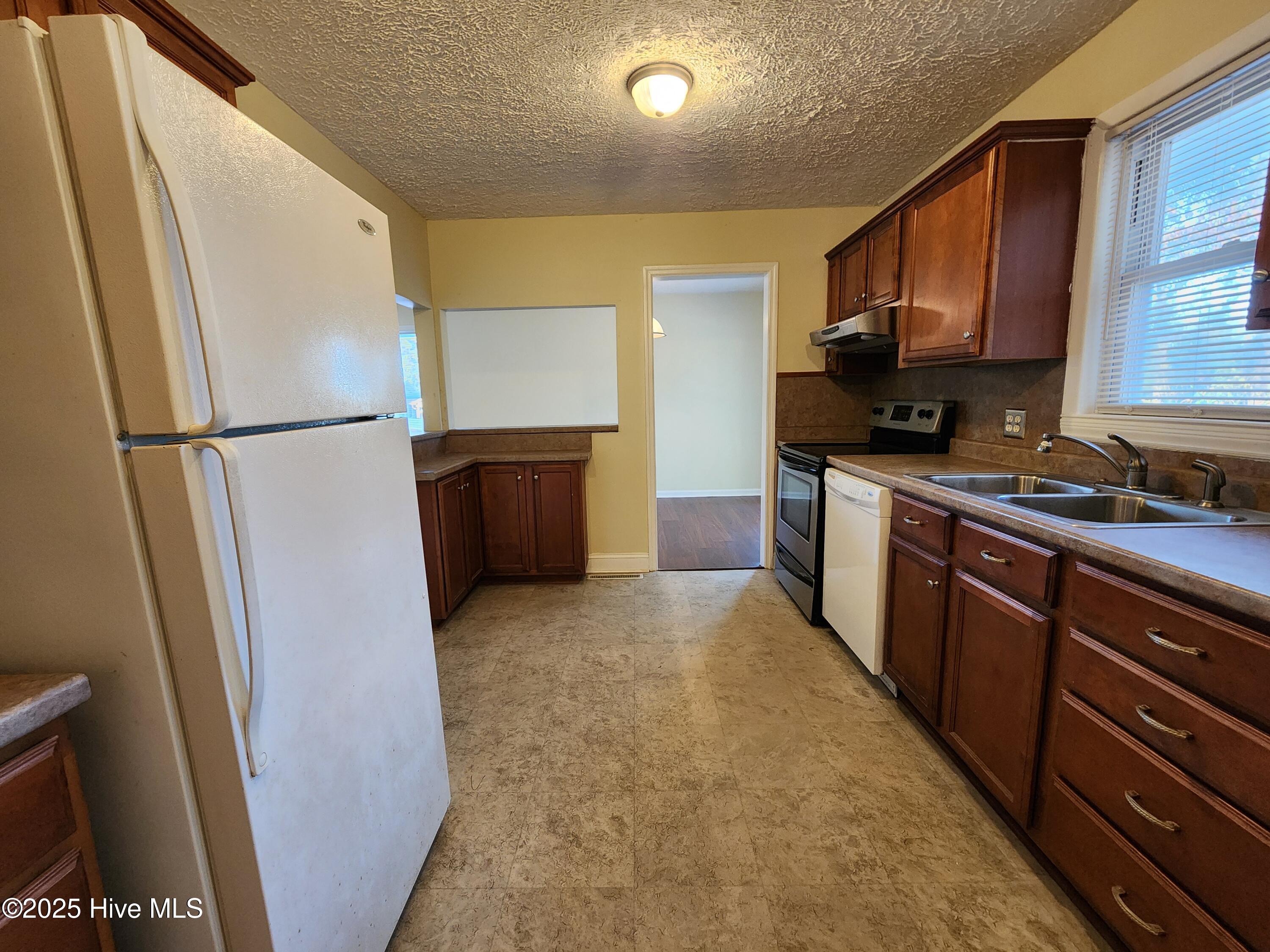 395 Maple Street Property Photo 7