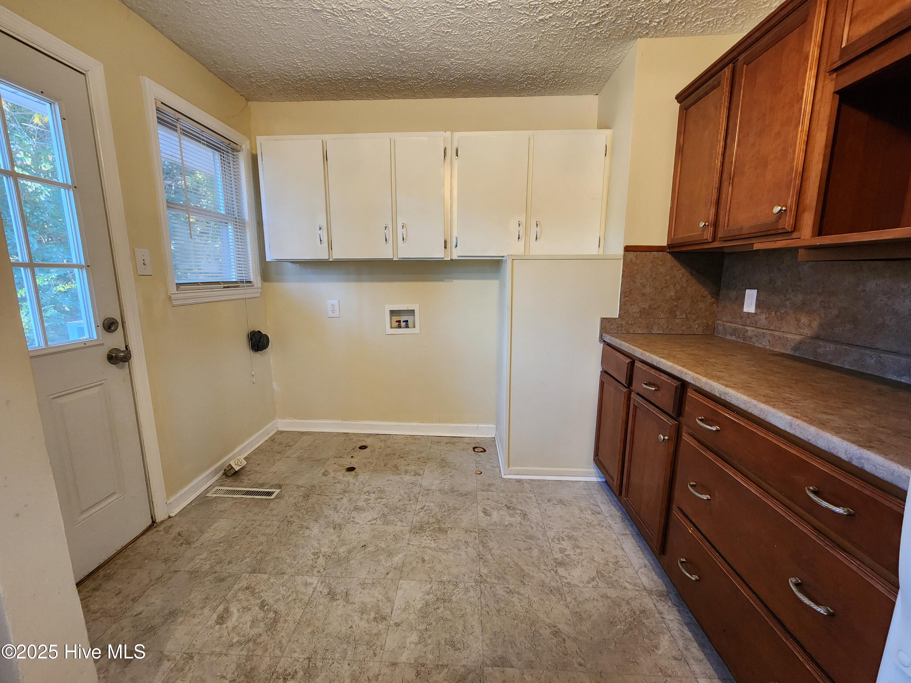 395 Maple Street Property Photo 8