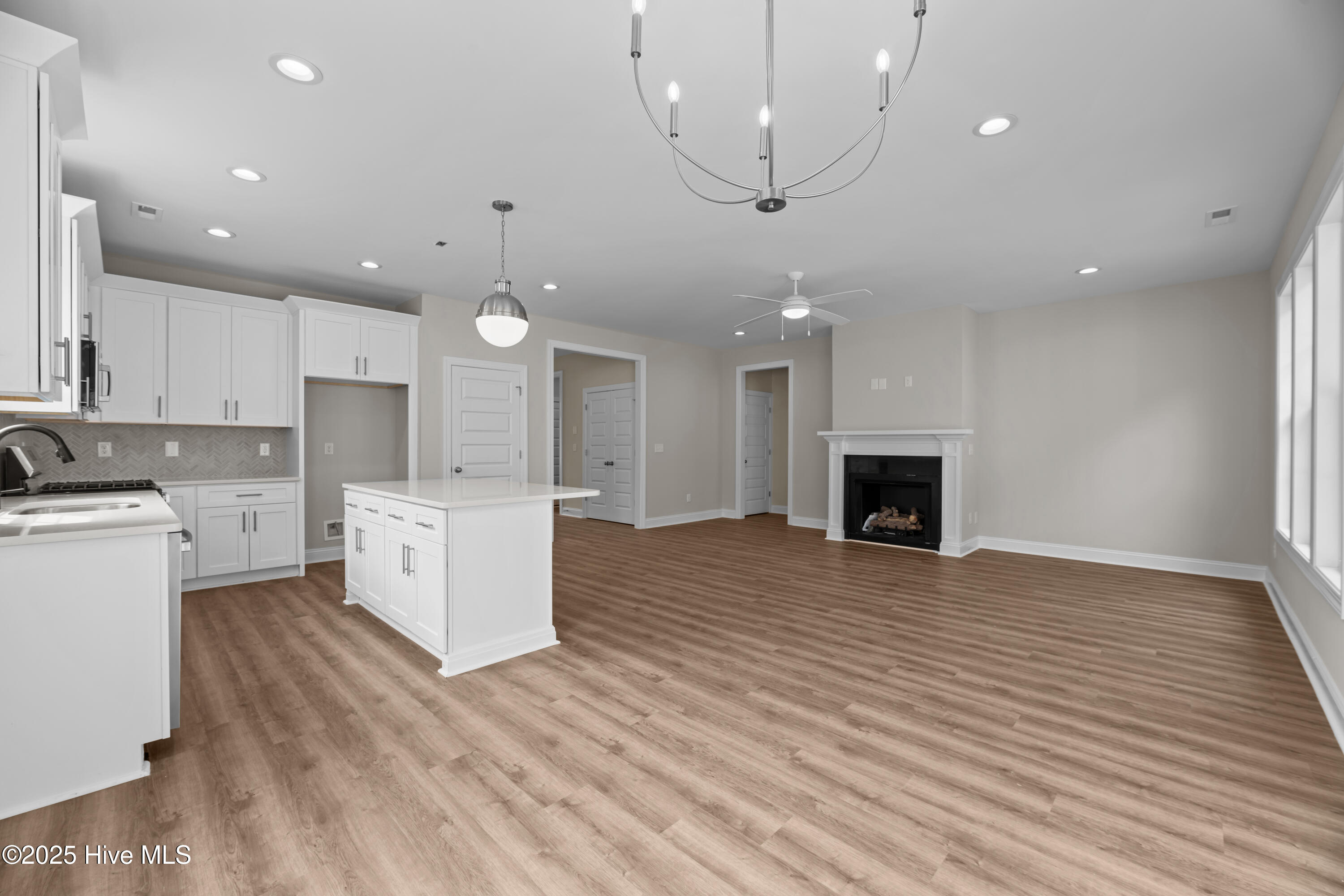 1009 Exeter Place Property Photo 13