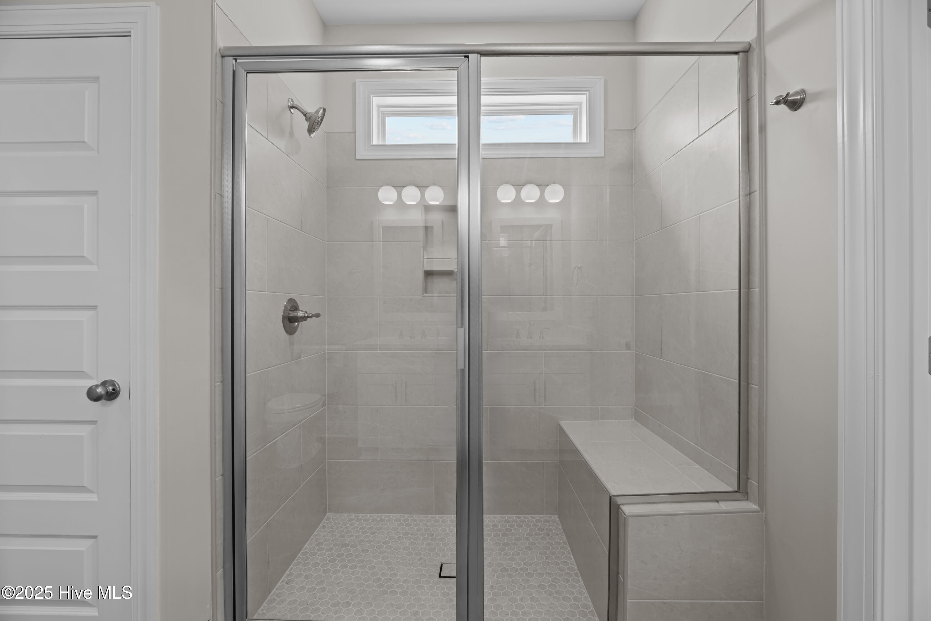 1009 Exeter Place Property Photo 15