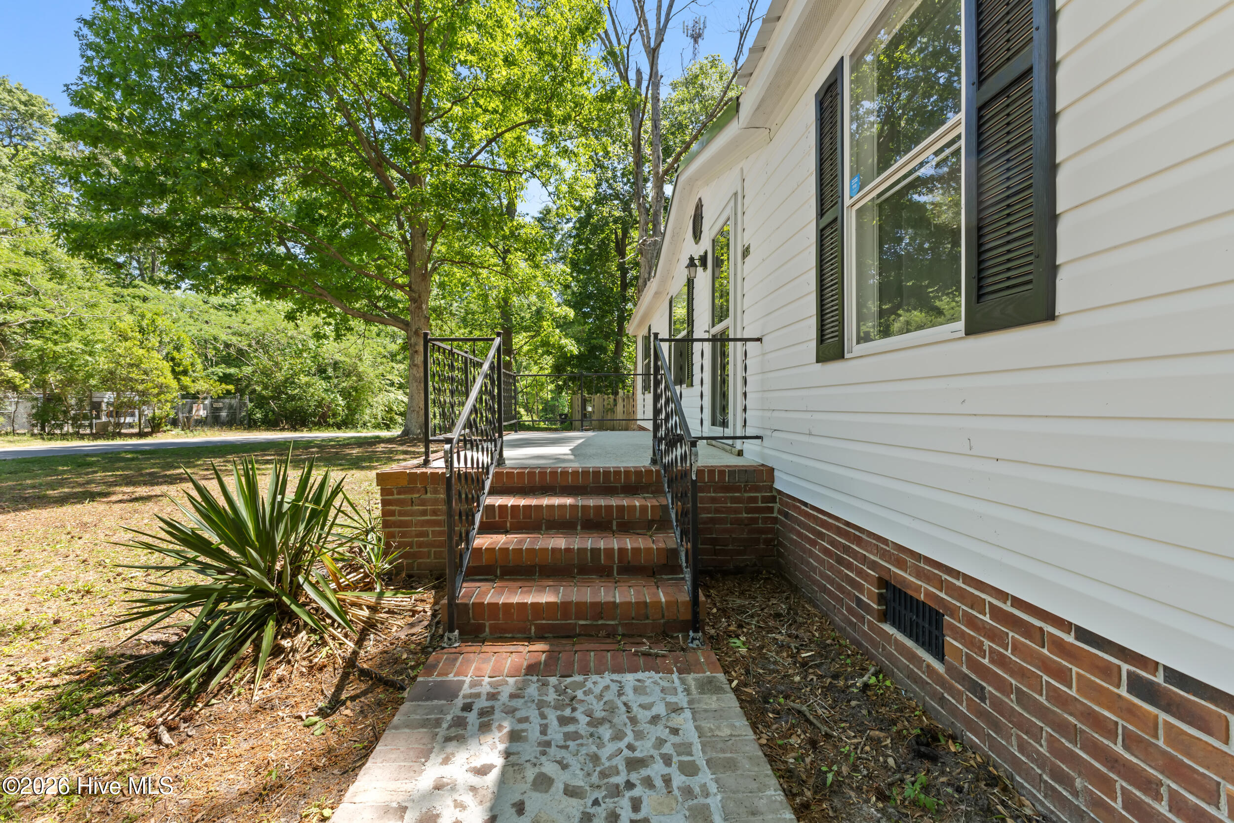 9659 Holly Hills Drive Ne Property Photo 5
