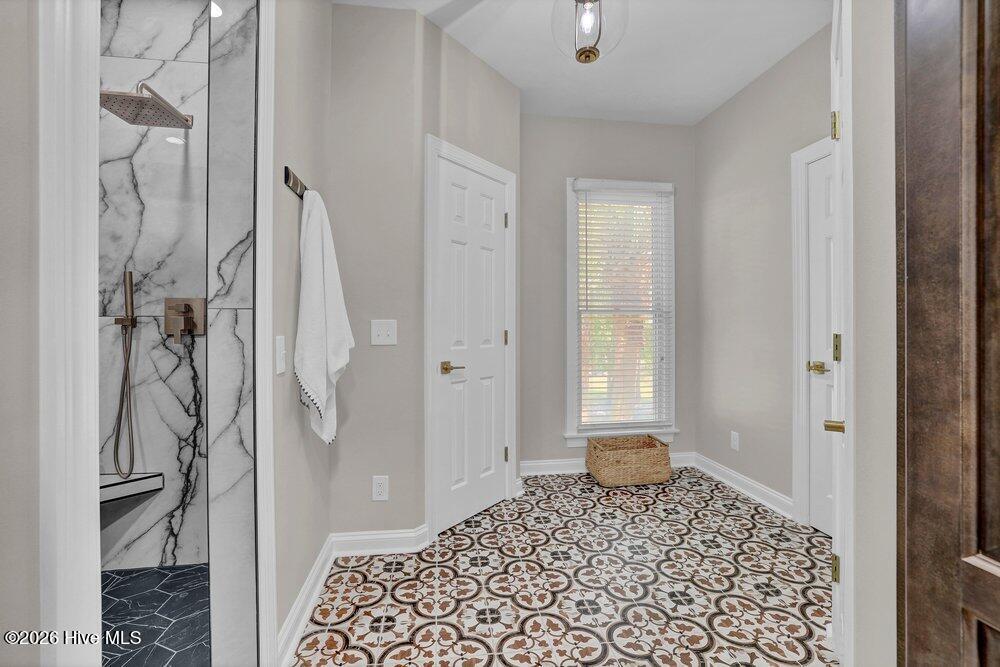 120 Middle Point Road Property Photo 21