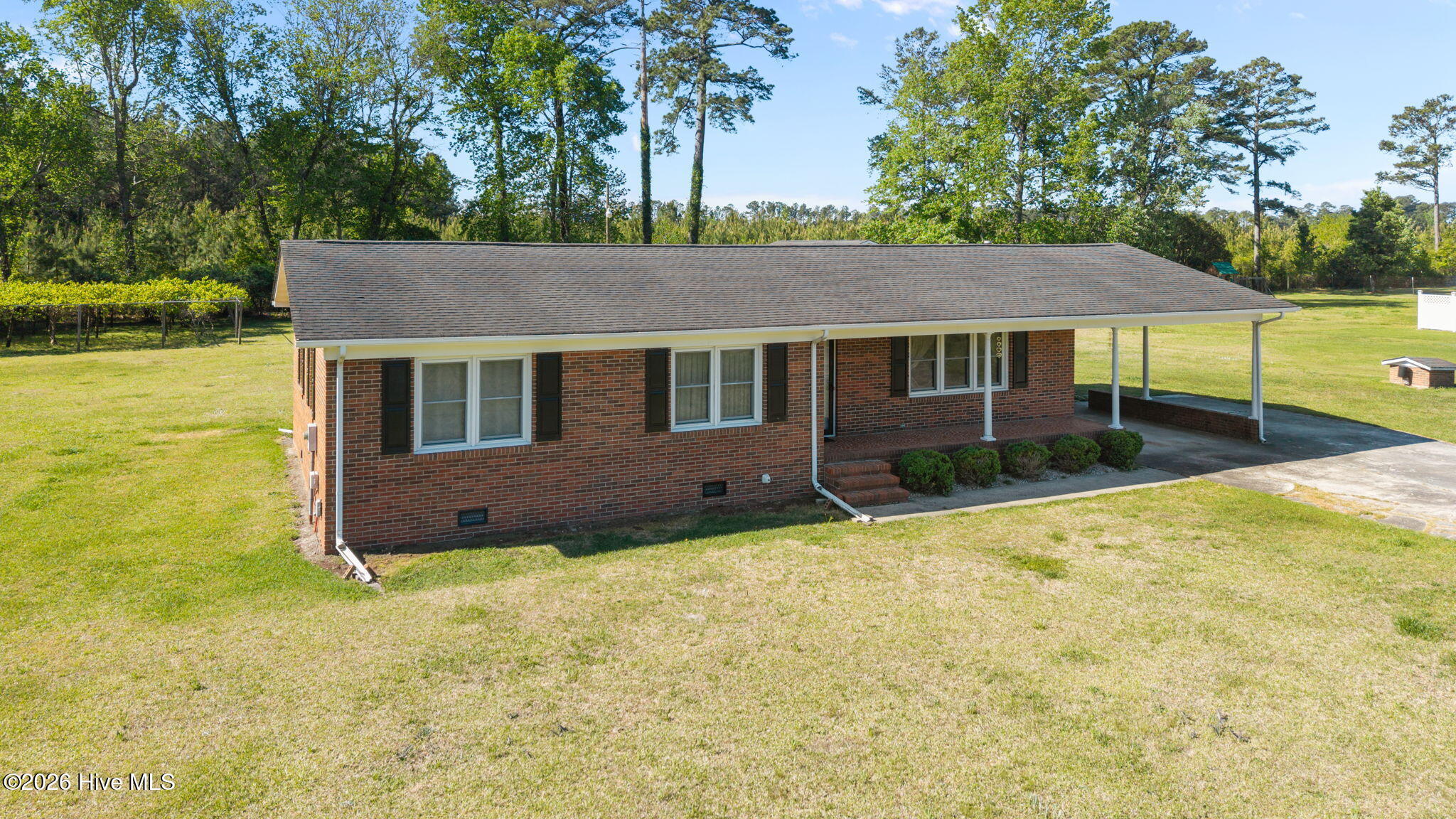 420 Aberdeen Drive Property Photo 3