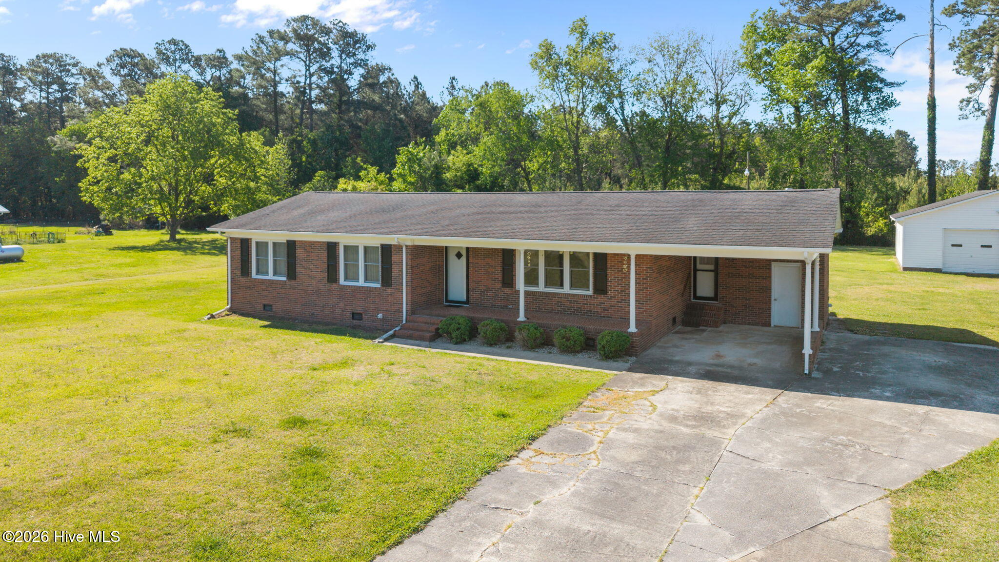420 Aberdeen Drive Property Photo 8