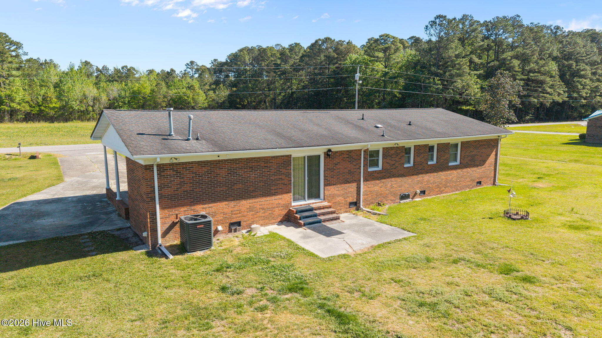 420 Aberdeen Drive Property Photo 9