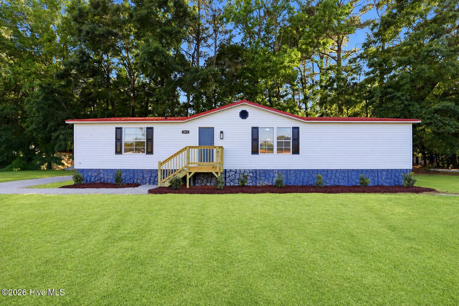 211 Duck Ridge Drive Property Photo 1