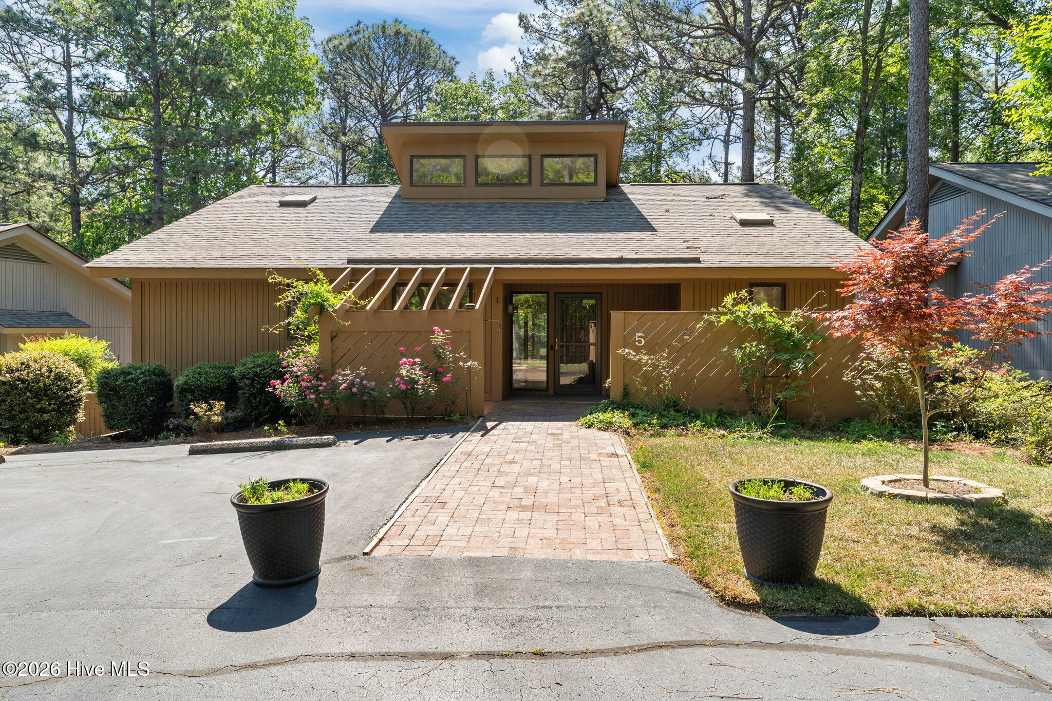 5 Village By The Lake Lane Property Photo 3