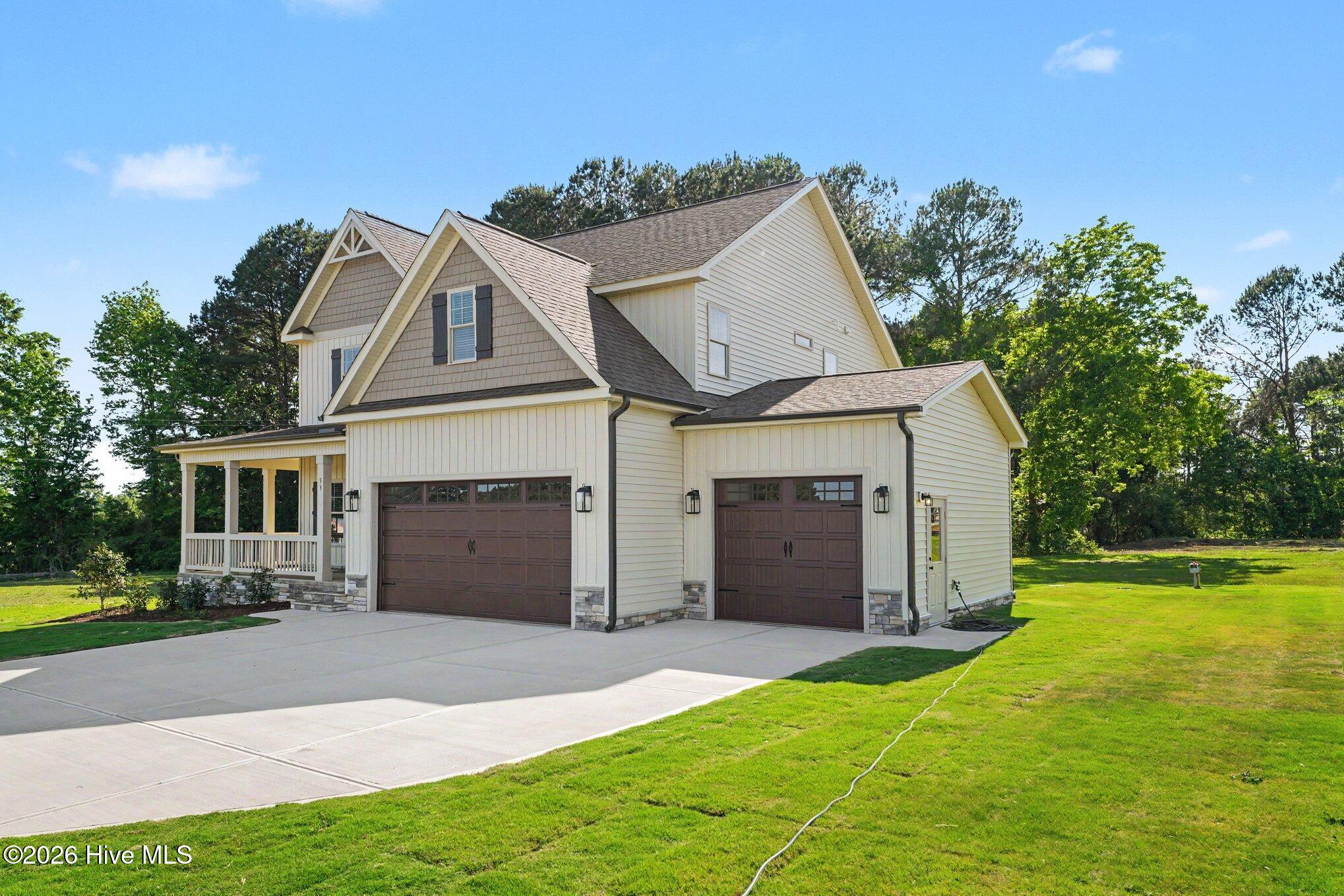 53 Howell Farm Drive Property Photo 2