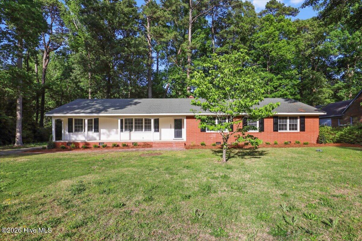 1907 Sedgefield Drive Property Photo 2