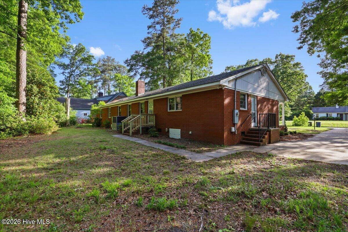 1907 Sedgefield Drive Property Photo 4