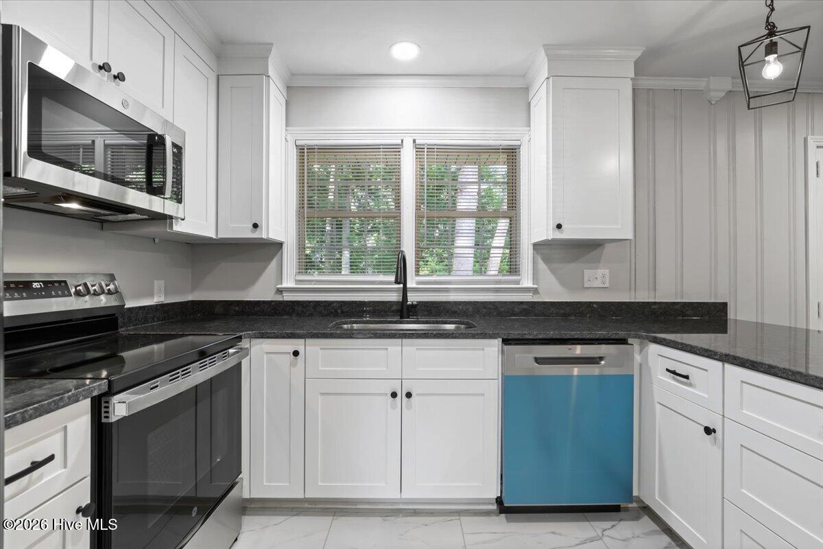 1907 Sedgefield Drive Property Photo 12
