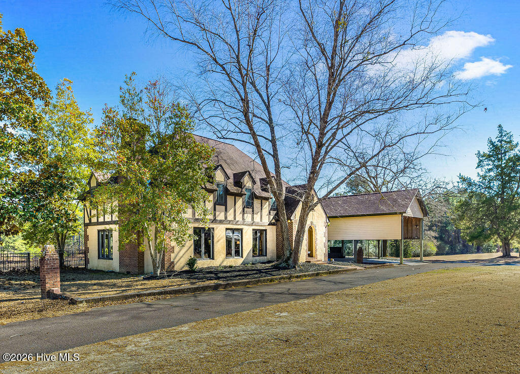 450 Addor Road Property Photo 3