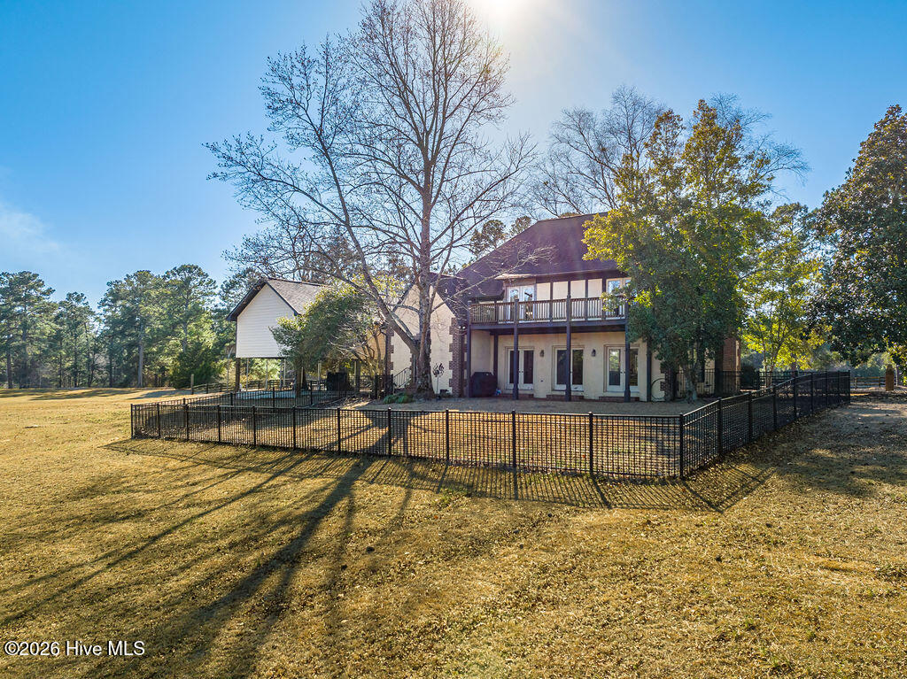 450 Addor Road Property Photo 4