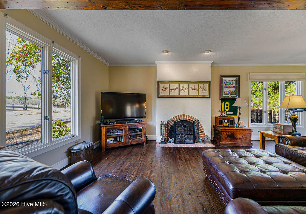 450 Addor Road Property Photo 8