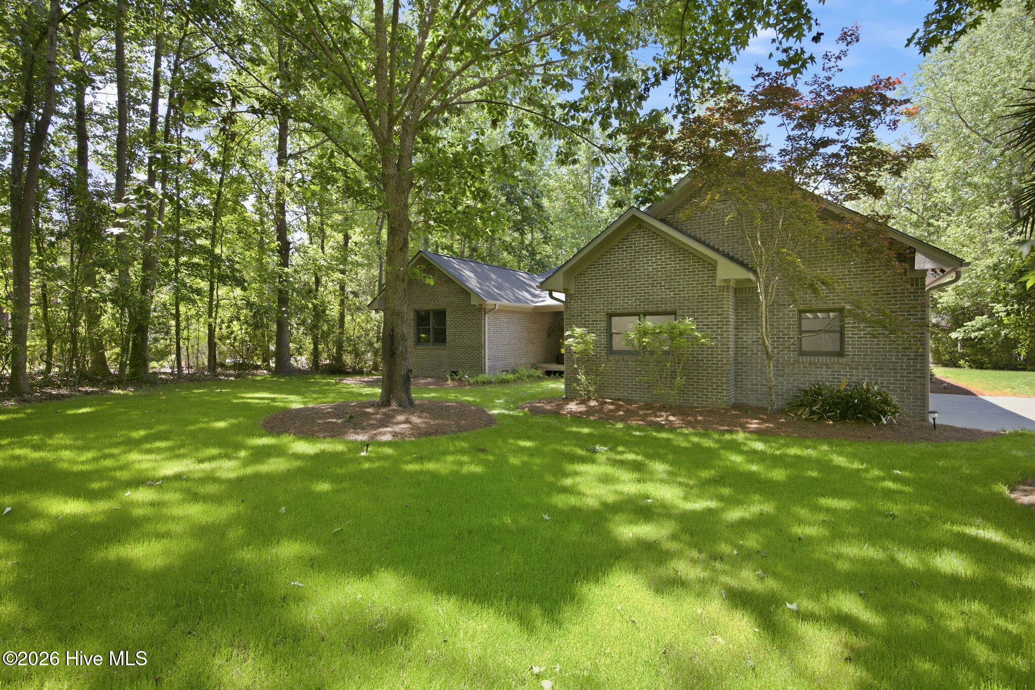 512 North Line Drive Property Photo 1