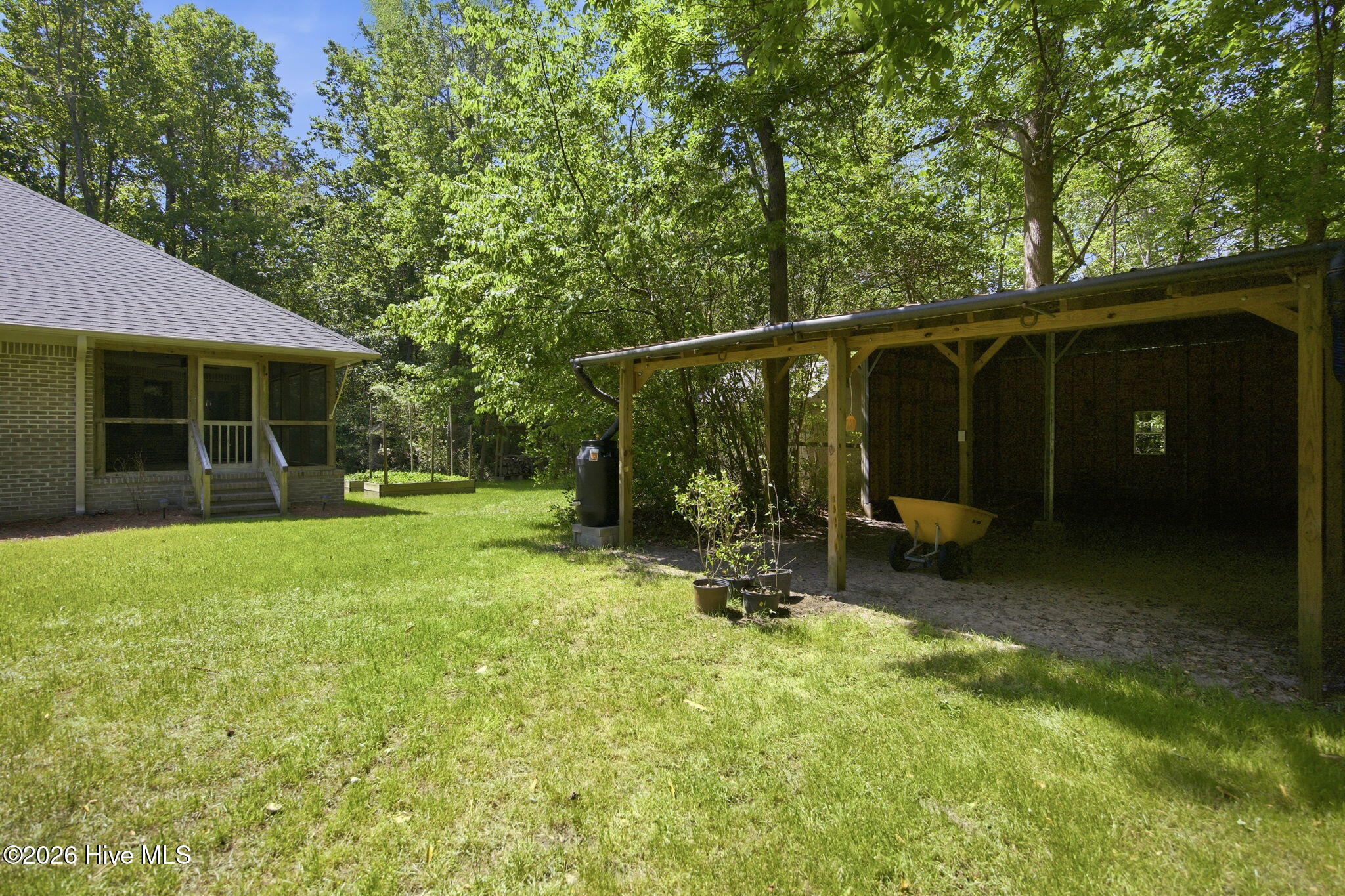 512 North Line Drive Property Photo 4