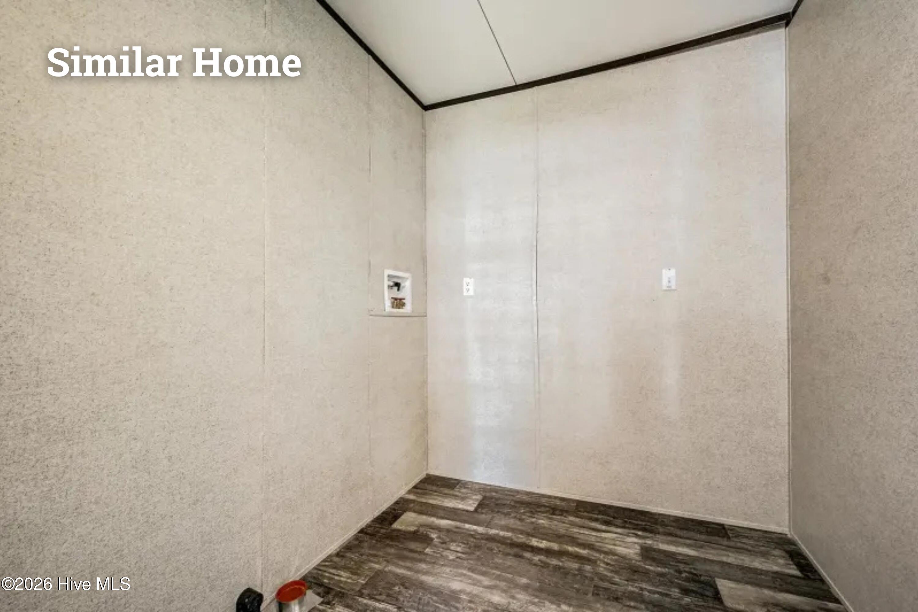 463 N Lee Avenue Property Photo 12