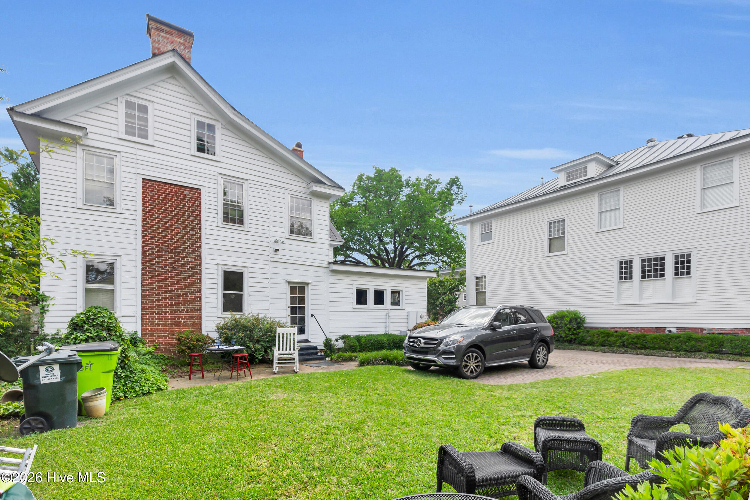 208 Johnson Street Property Photo 45