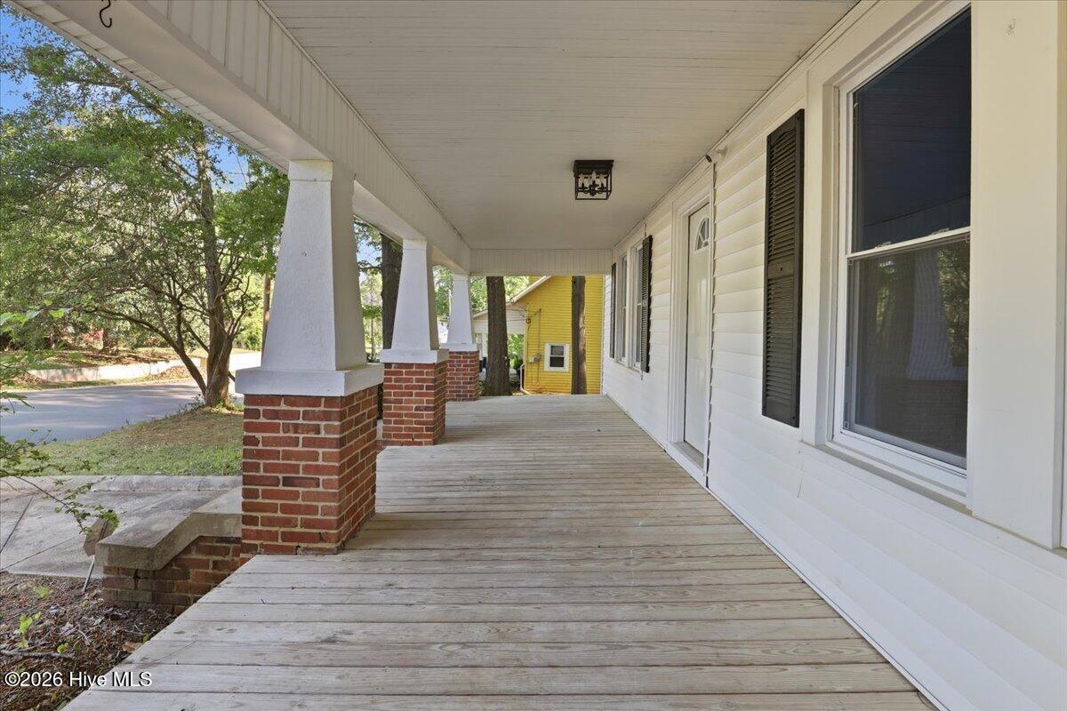 511 S Pine Street Property Photo 4