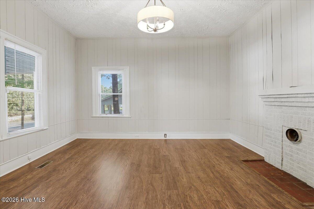 511 S Pine Street Property Photo 7