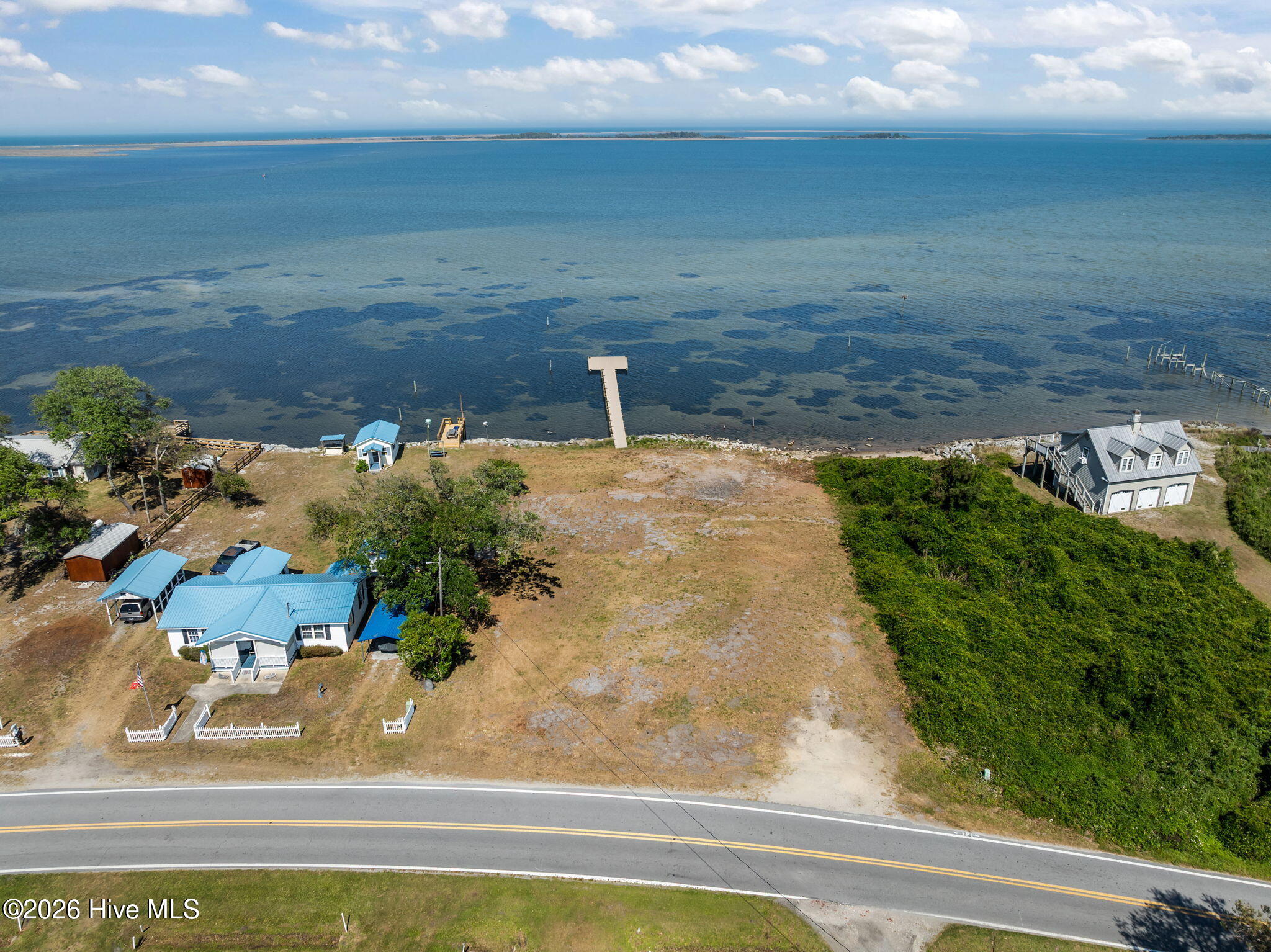 2472 Cedar Island Road Property Photo 1