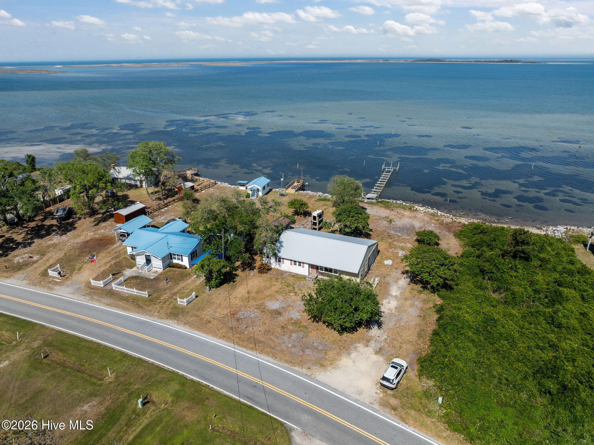 2472 Cedar Island Road Property Photo 2