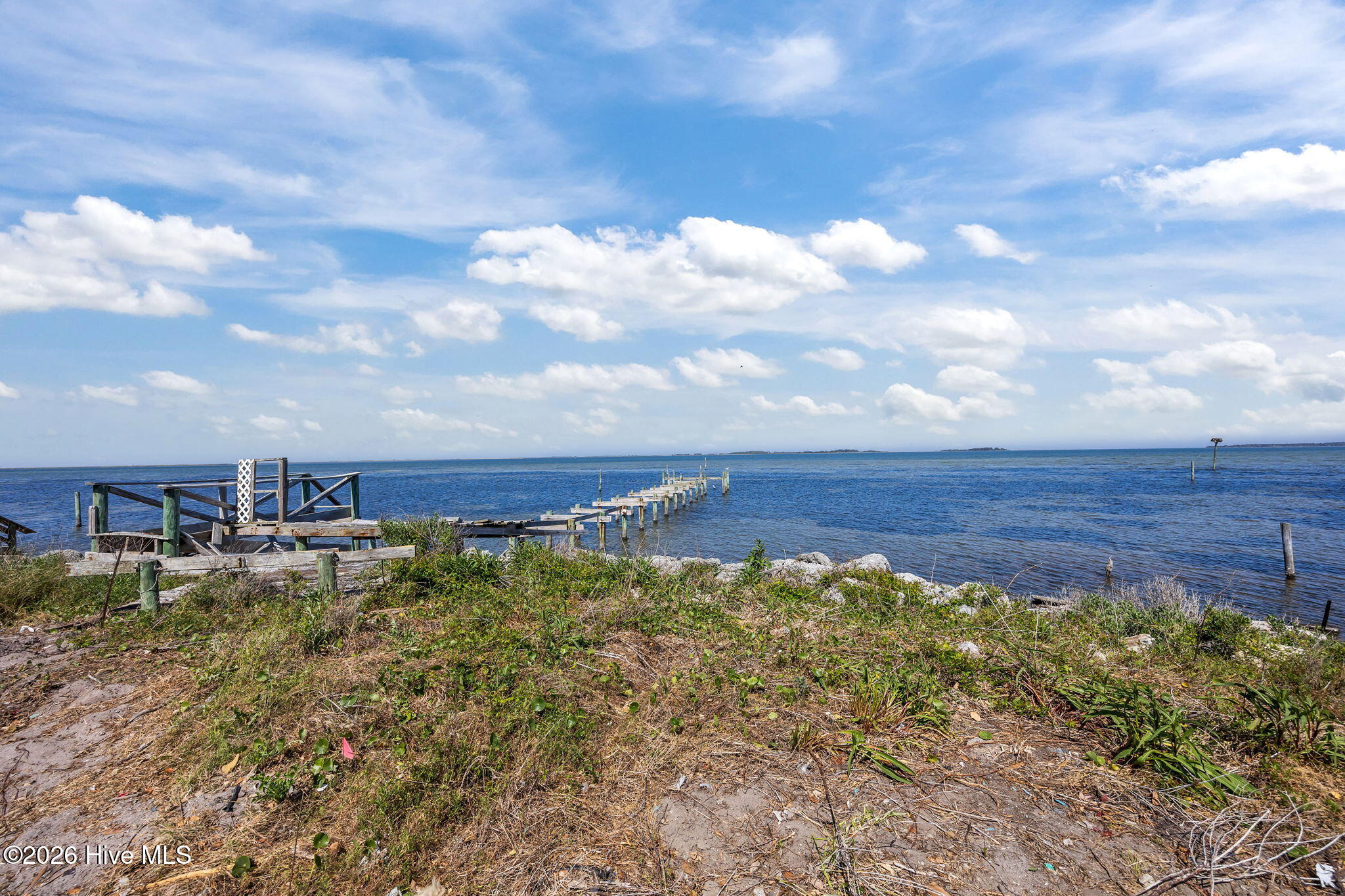 2472 Cedar Island Road Property Photo 3