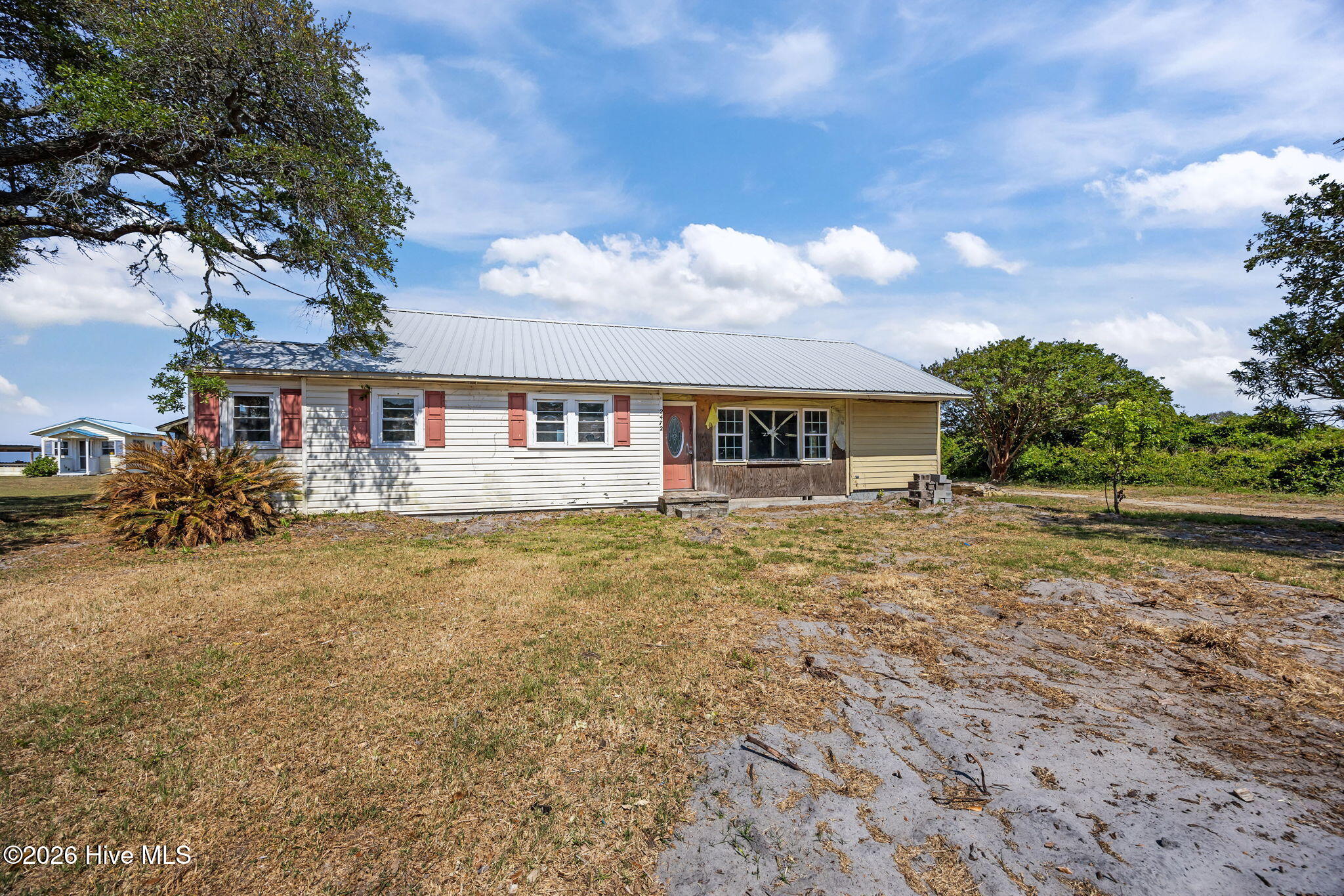 2472 Cedar Island Road Property Photo 5