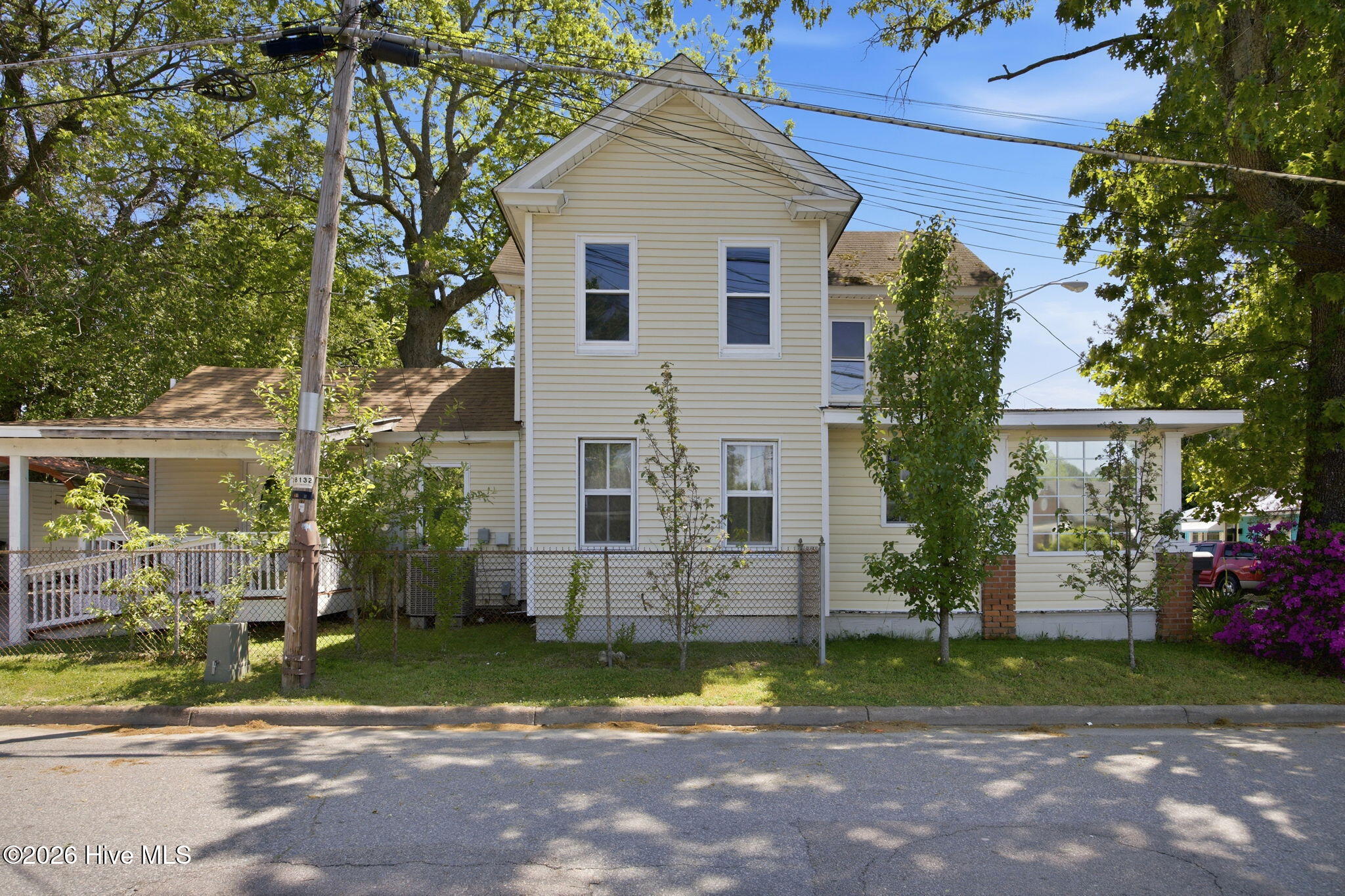 306 Bank Street Property Photo 2