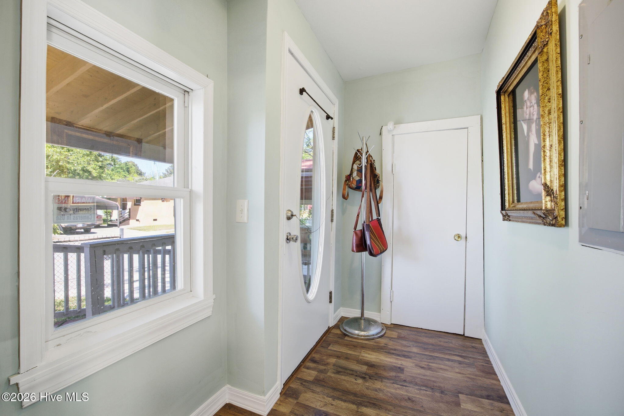 306 Bank Street Property Photo 6