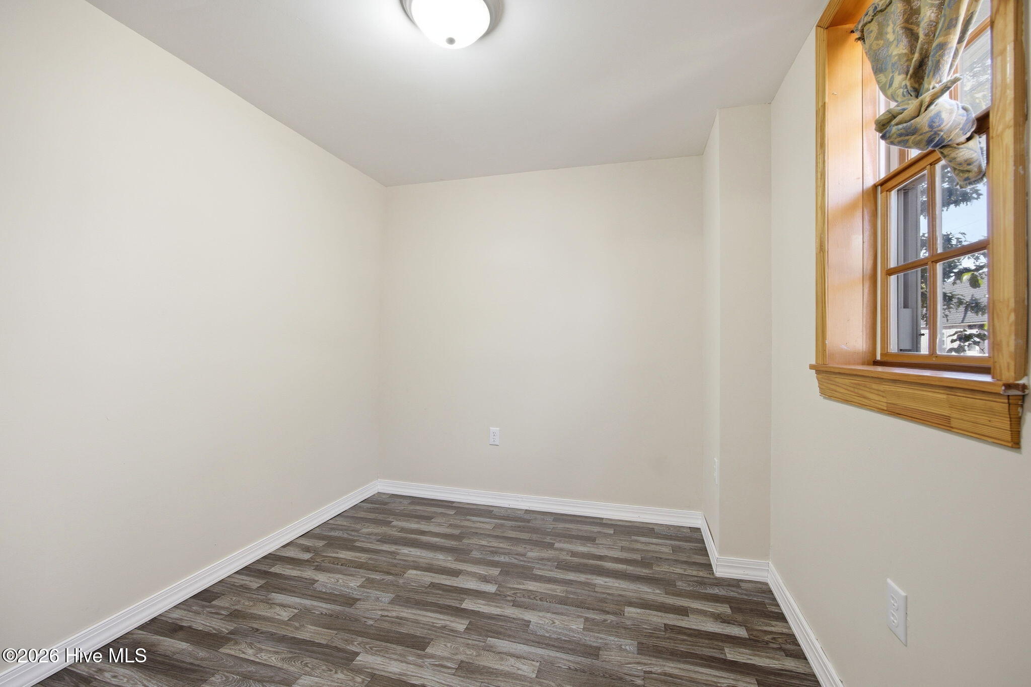 306 Bank Street Property Photo 25