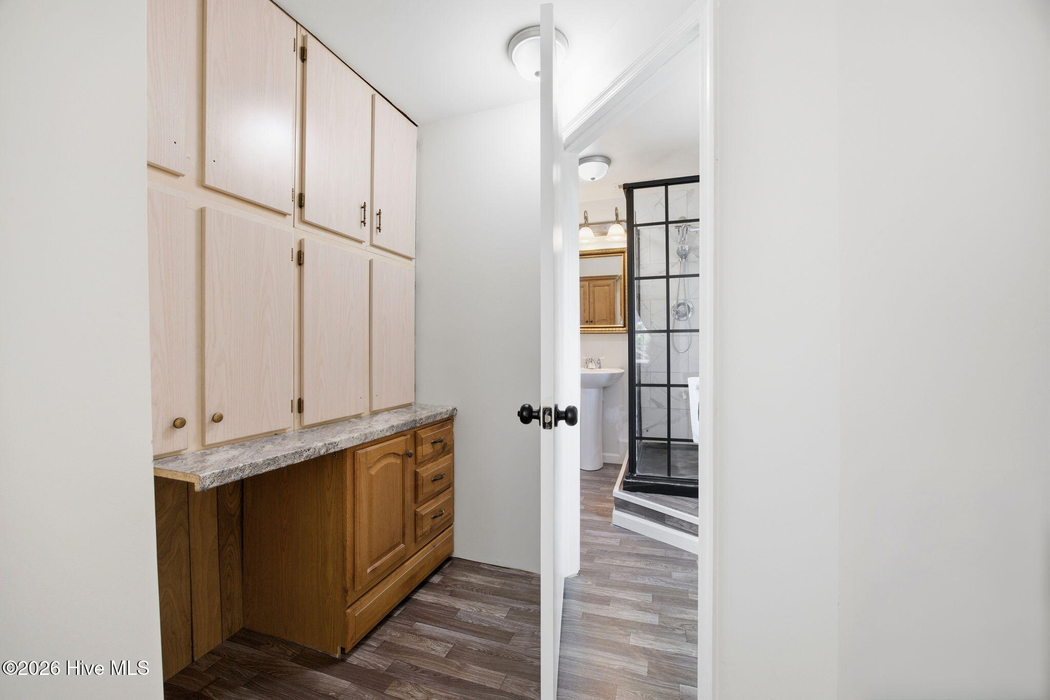 306 Bank Street Property Photo 34