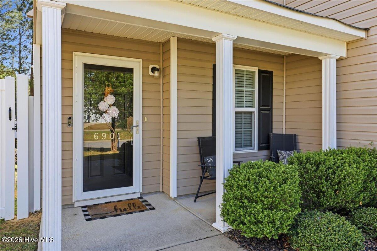 6901 Pebble Brook Way Property Photo 4