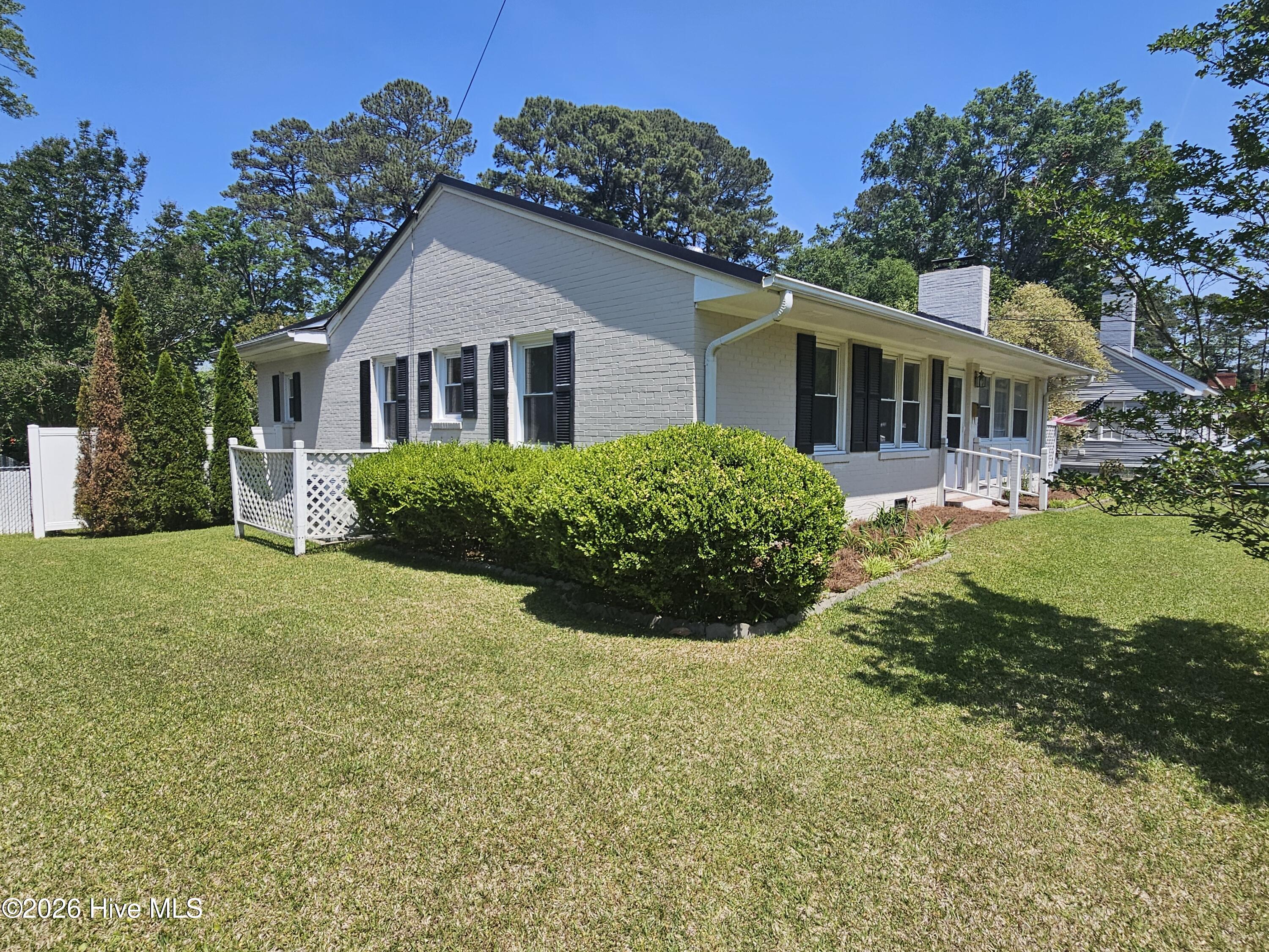 405 Lafayette Street Property Photo 3