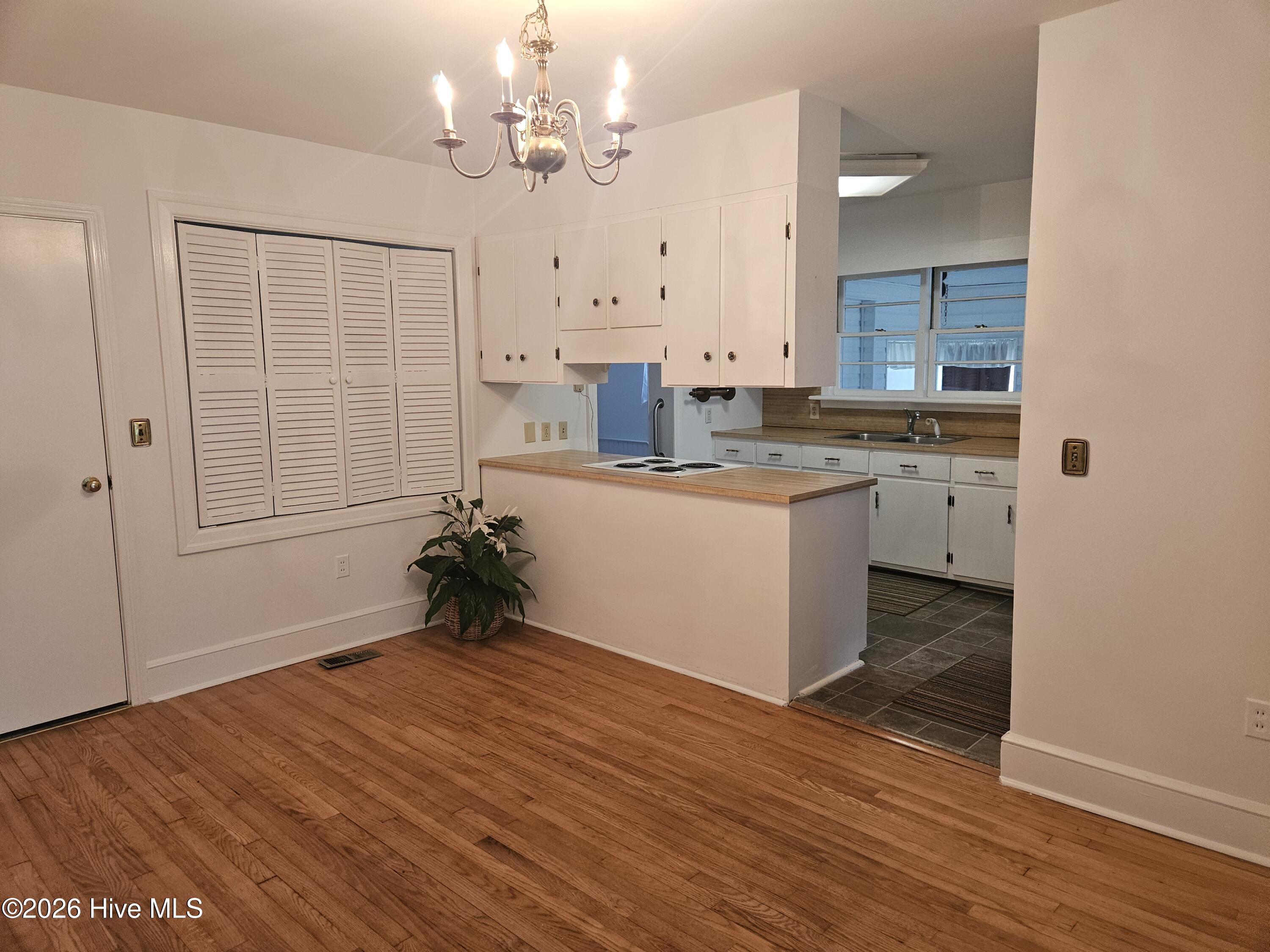 405 Lafayette Street Property Photo 9