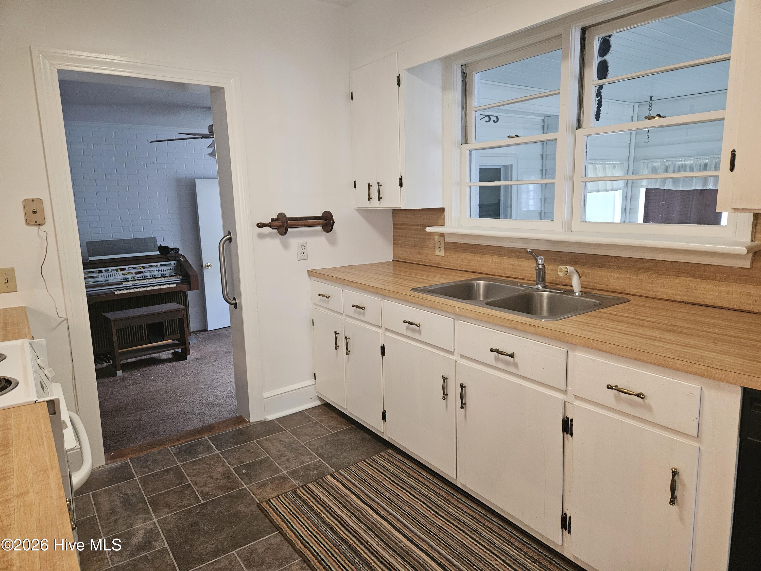 405 Lafayette Street Property Photo 11