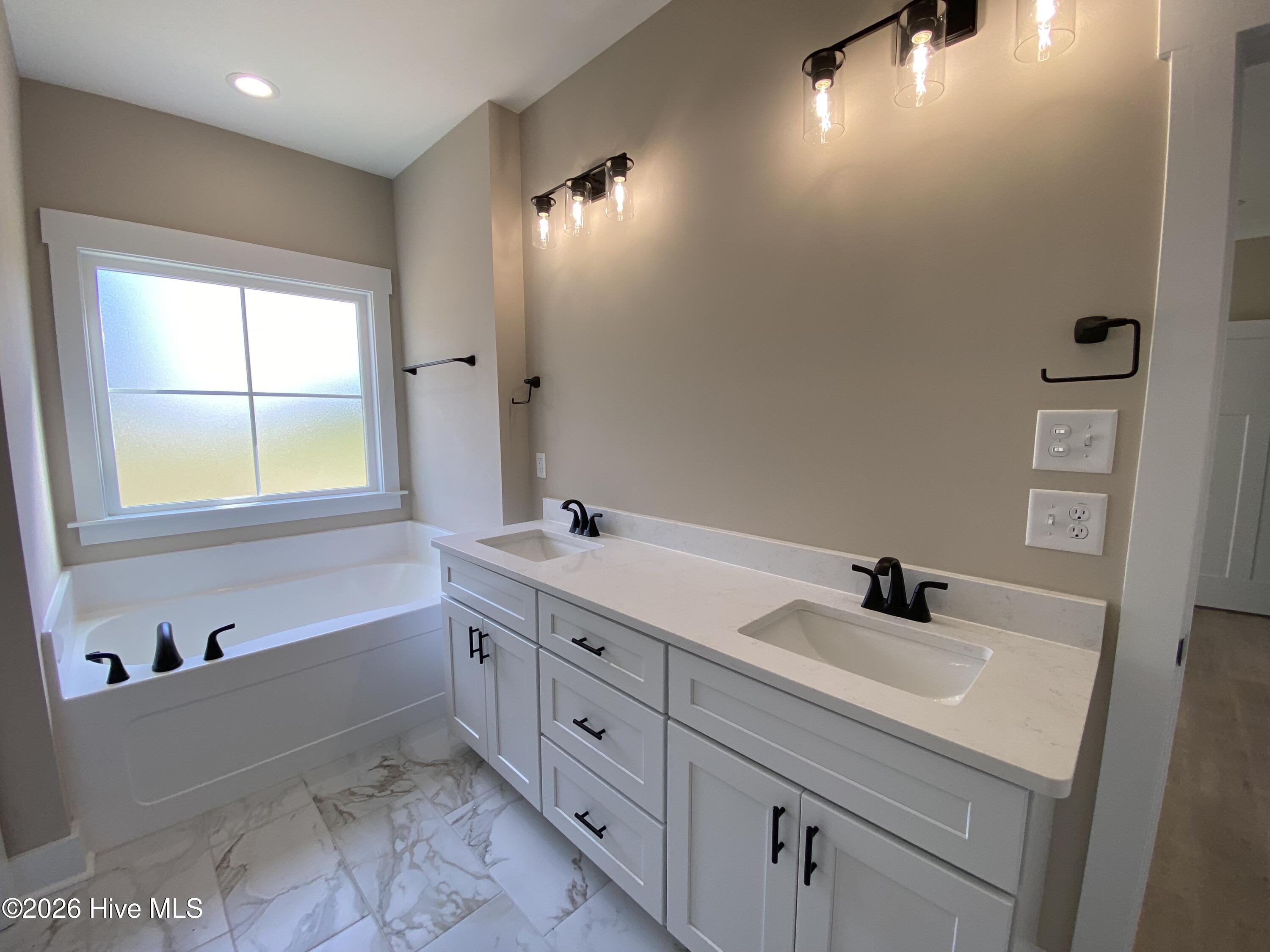 243 Herring Road Property Photo 13