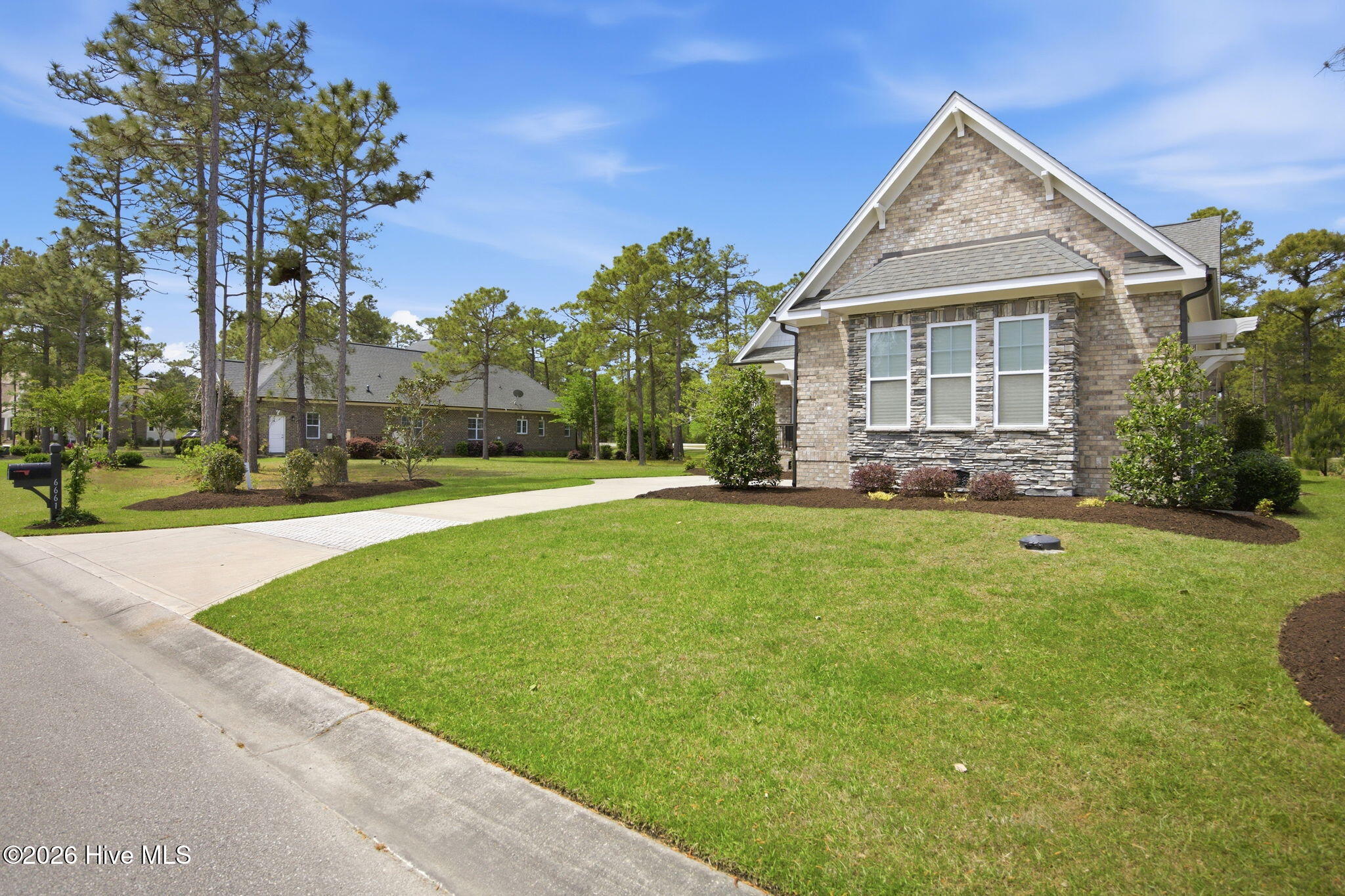 6661 Summerhill Glen Sw Property Photo 5