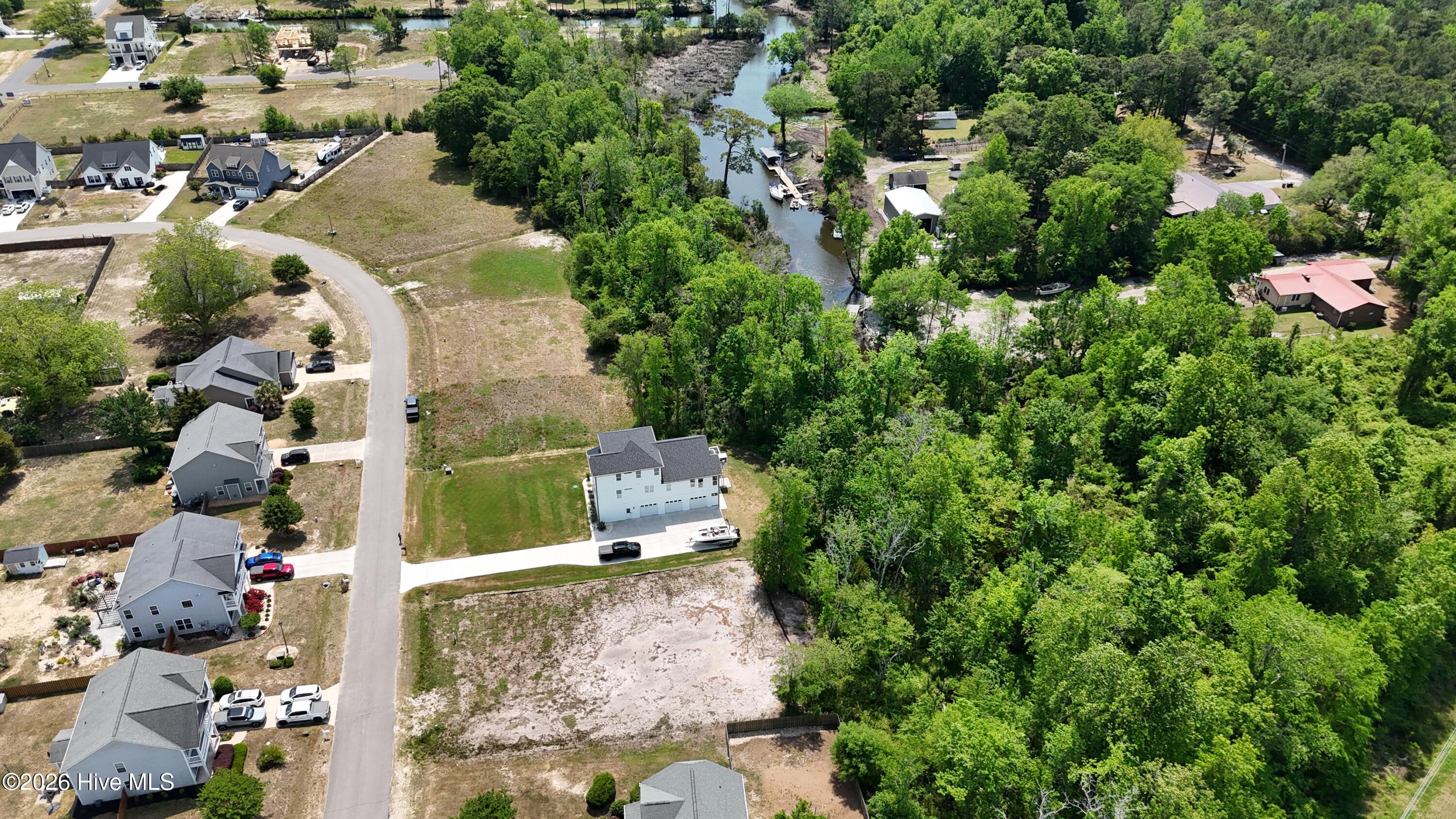 208 River Oats Court Property Photo 4