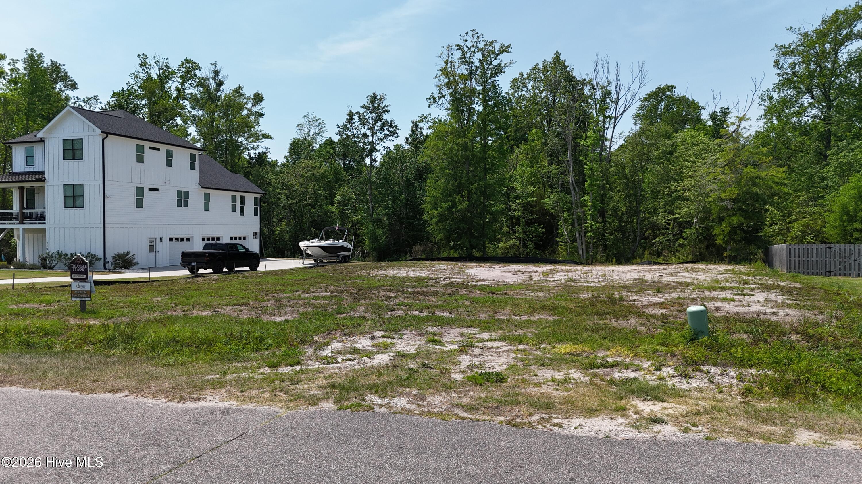 208 River Oats Court Property Photo 5