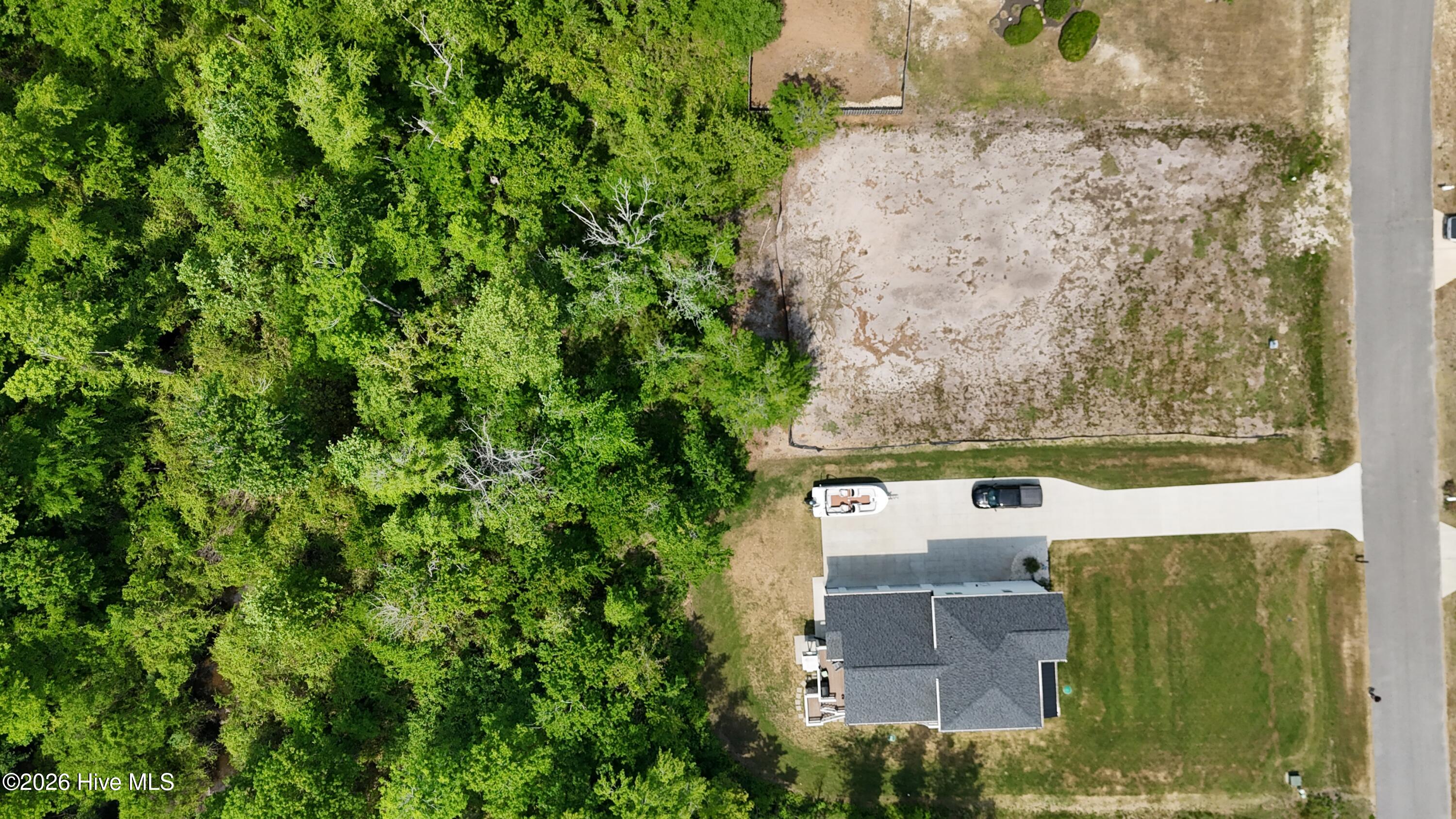208 River Oats Court Property Photo 6