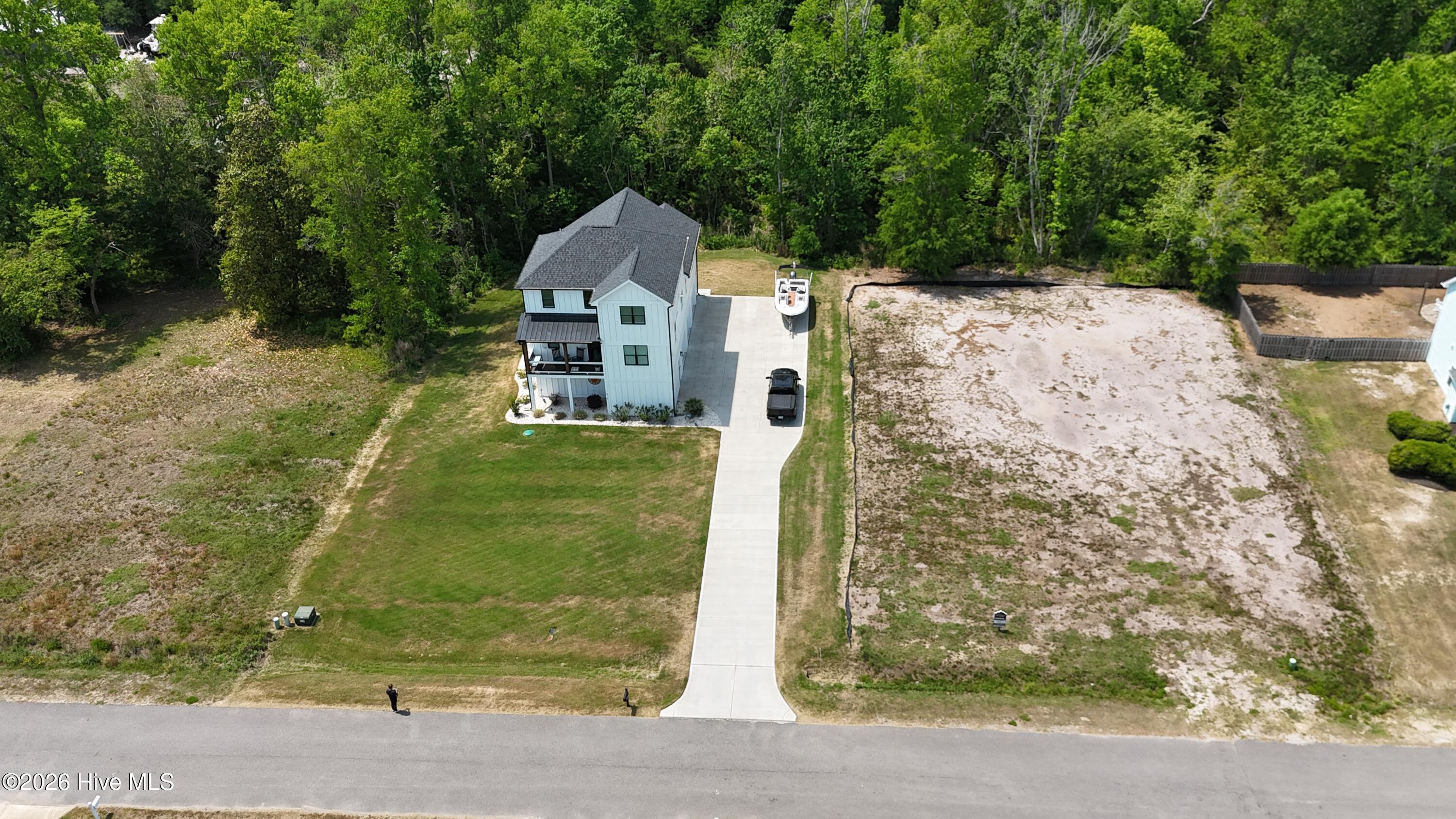 208 River Oats Court Property Photo 7
