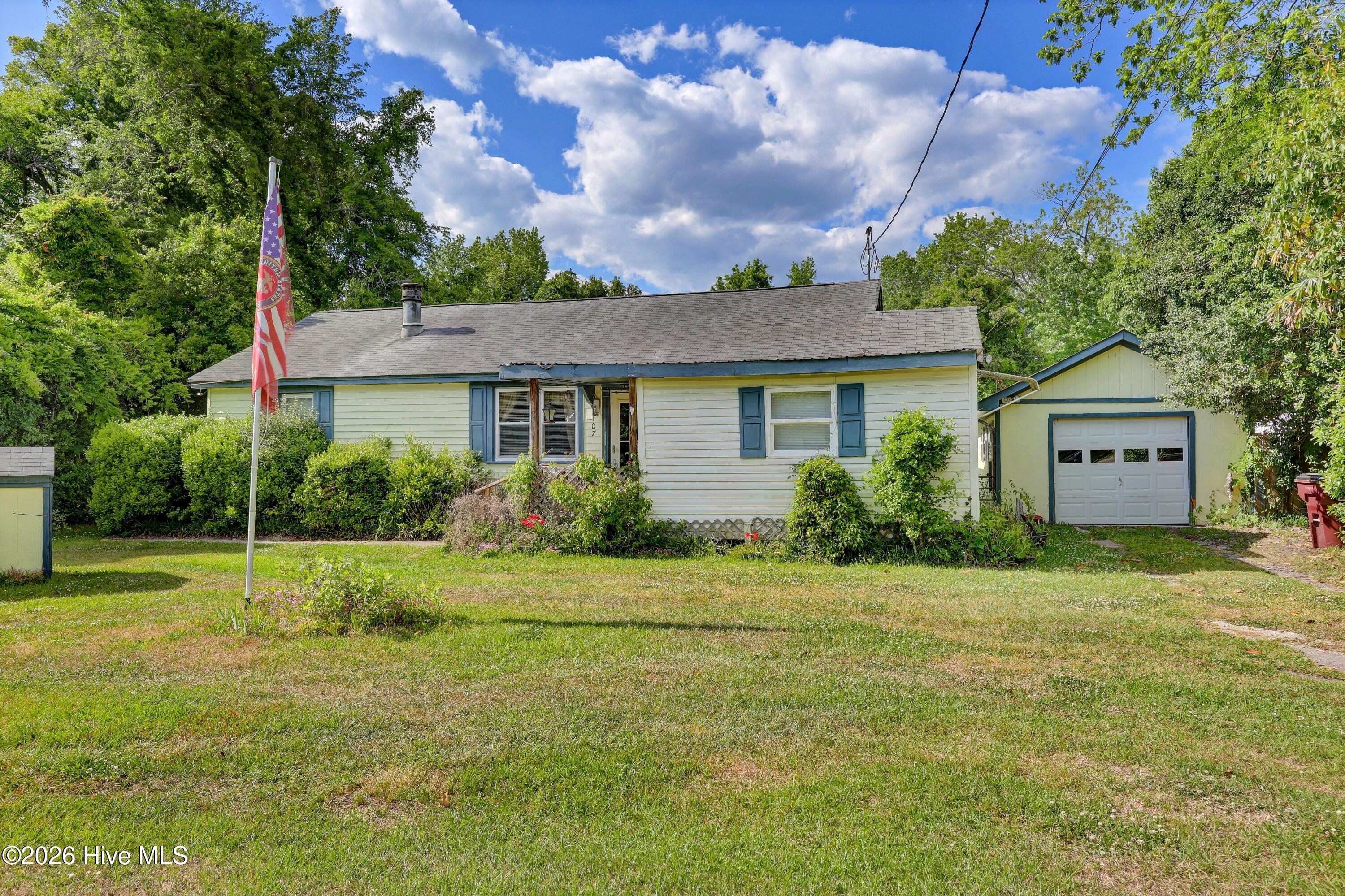 107 Long Leaf Drive Property Photo 2