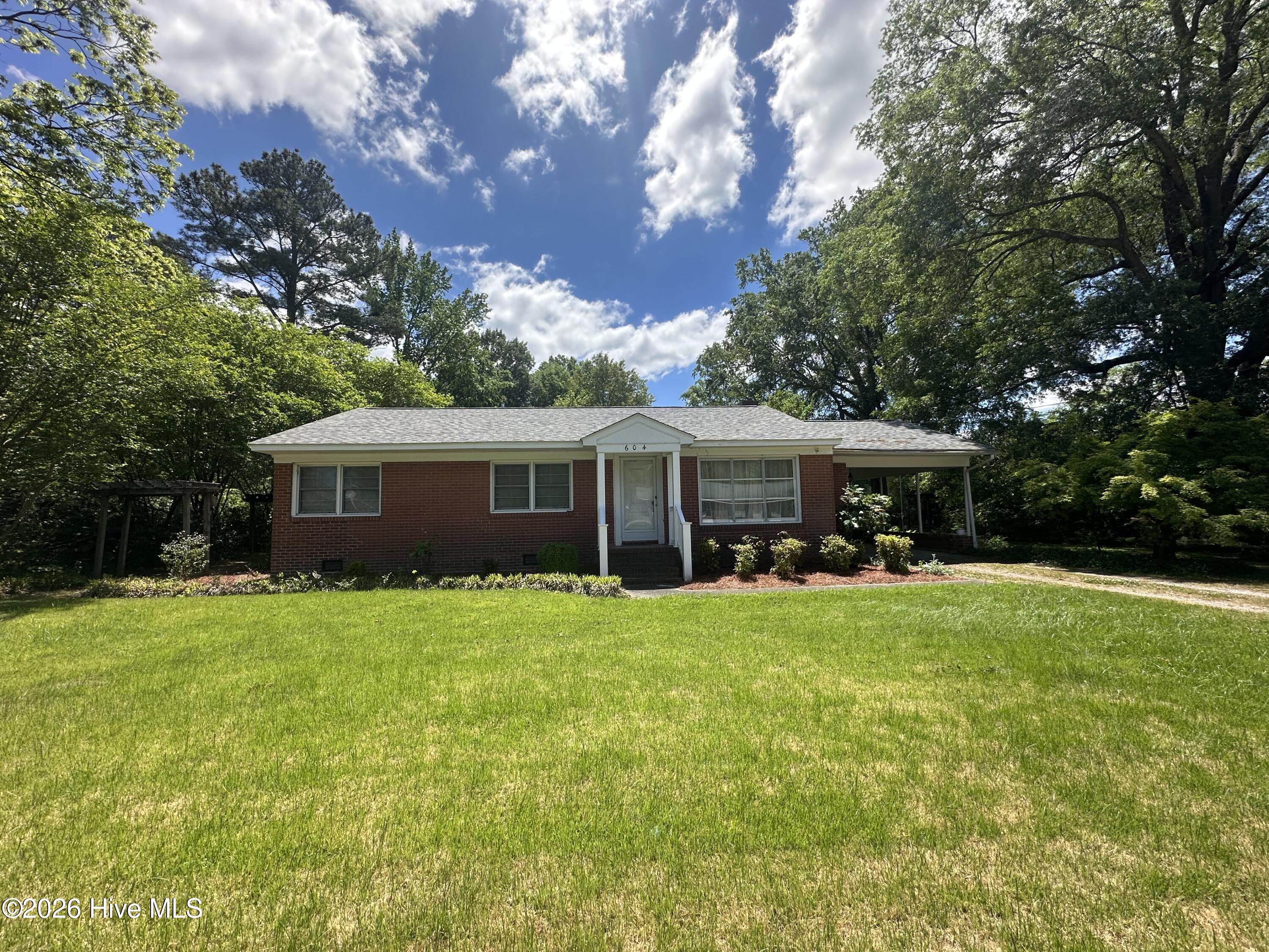 604 W Woodland Avenue Property Photo 2