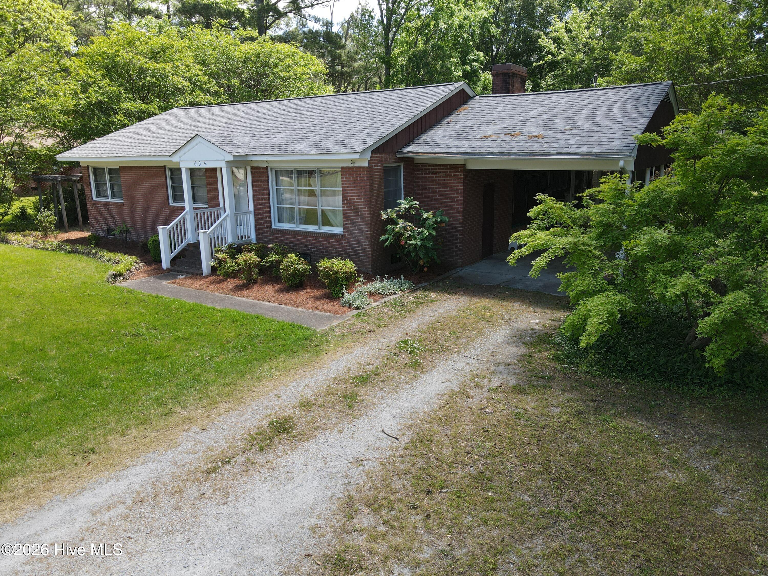 604 W Woodland Avenue Property Photo 3