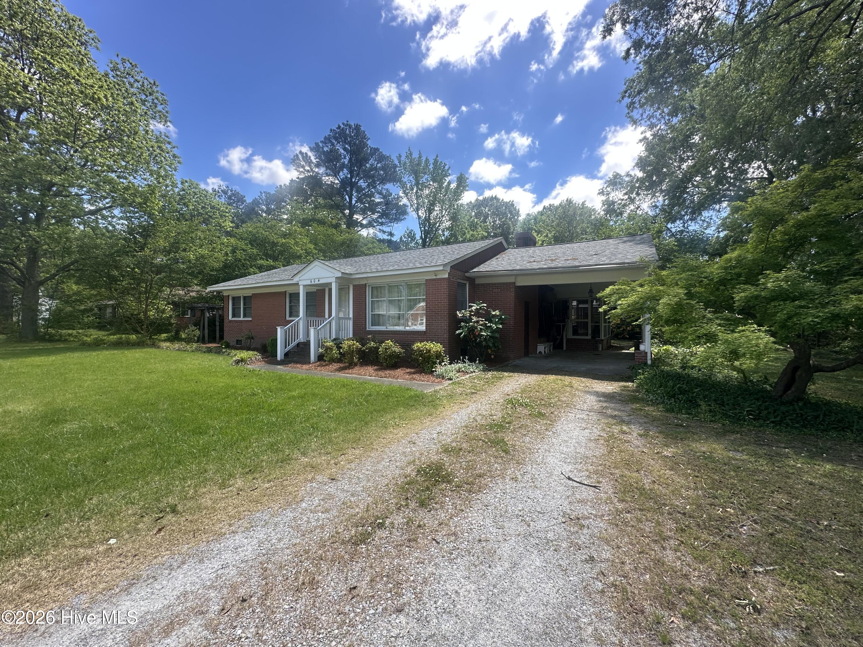 604 W Woodland Avenue Property Photo 4