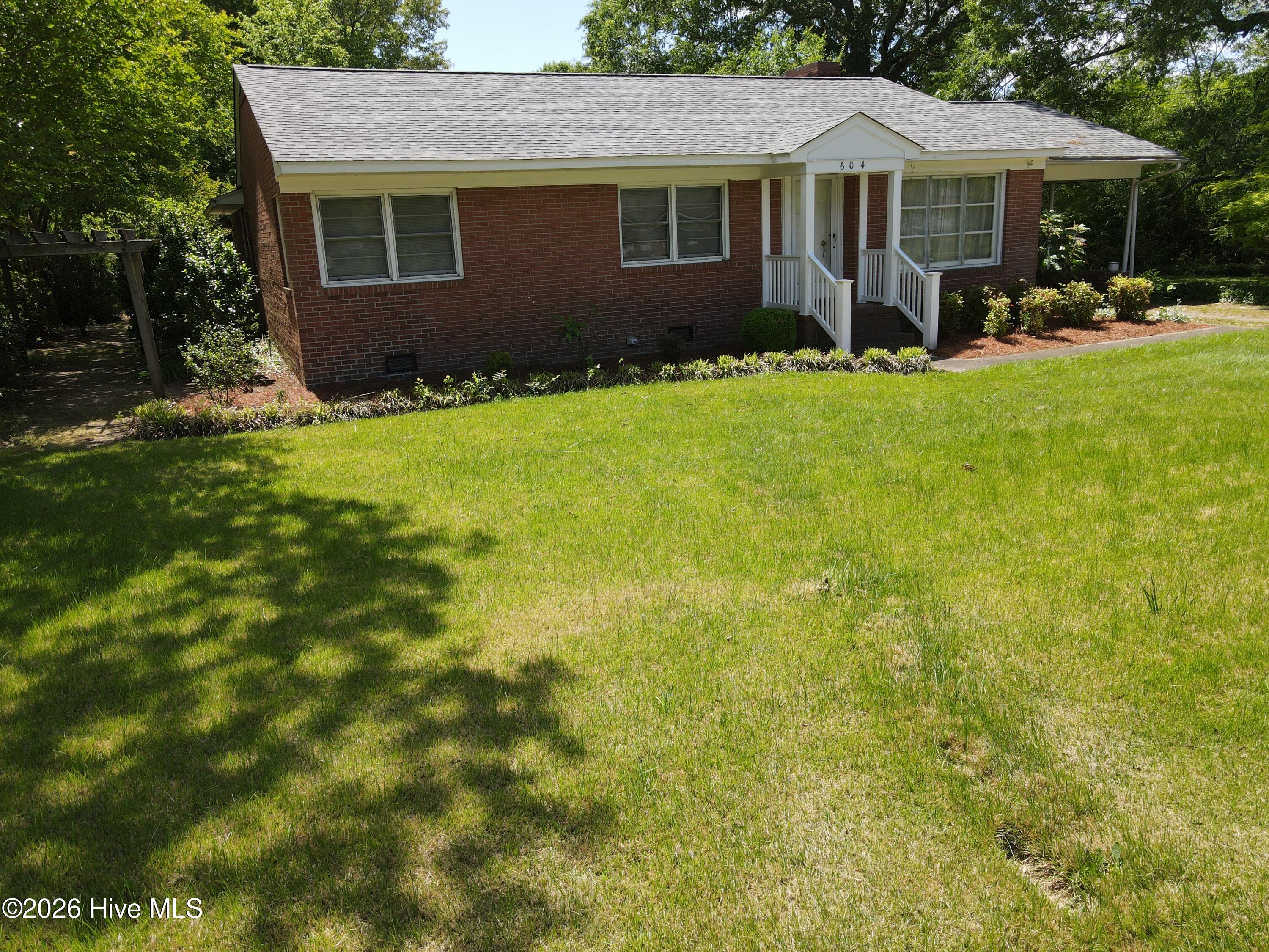 604 W Woodland Avenue Property Photo 5