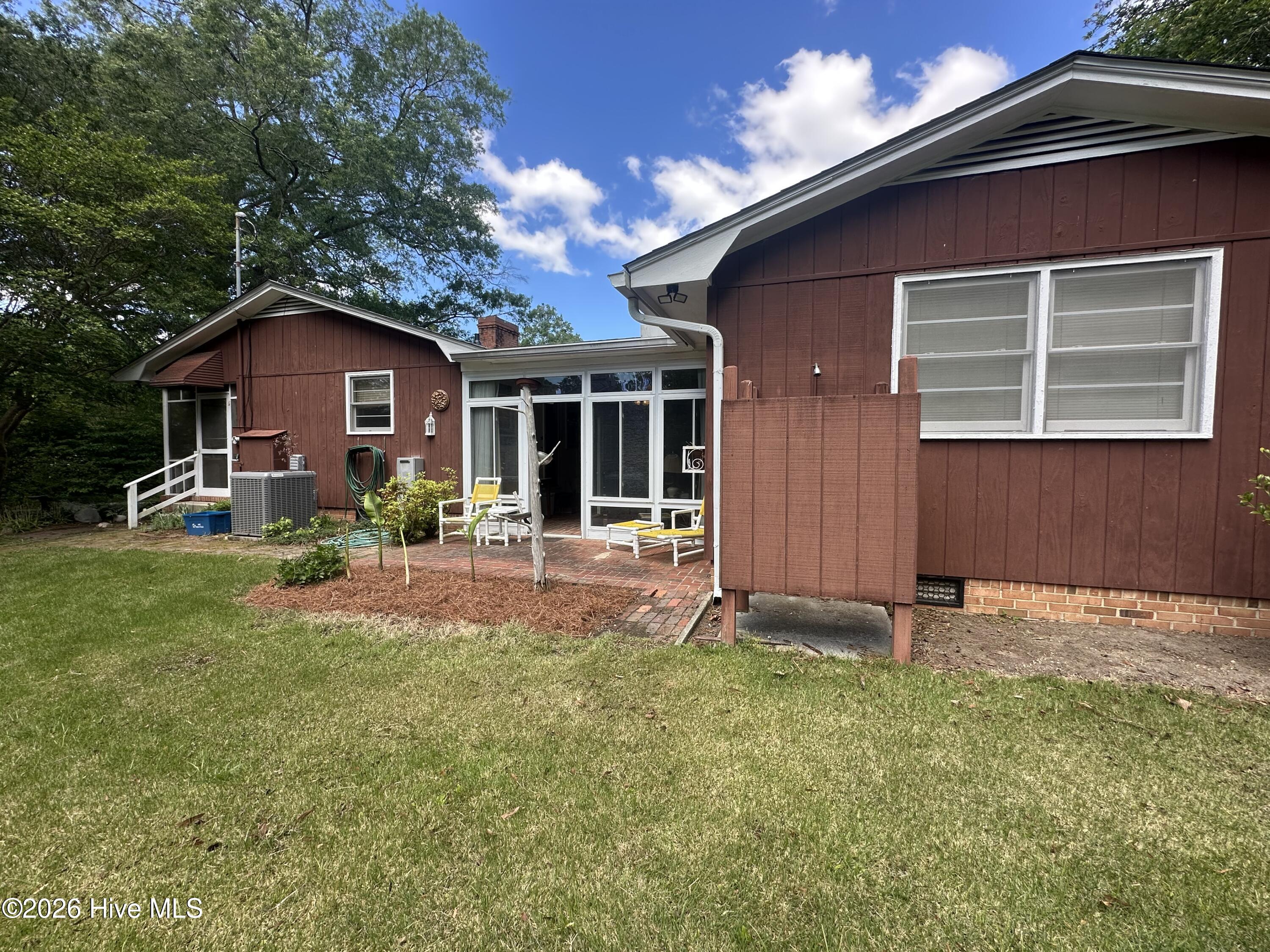 604 W Woodland Avenue Property Photo 9