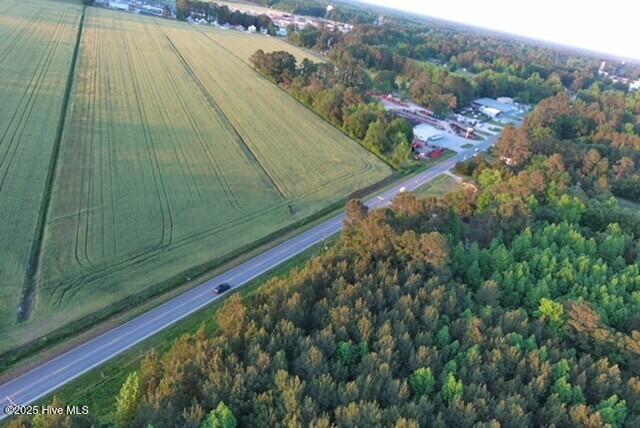 53 Hy W Property Photo 3